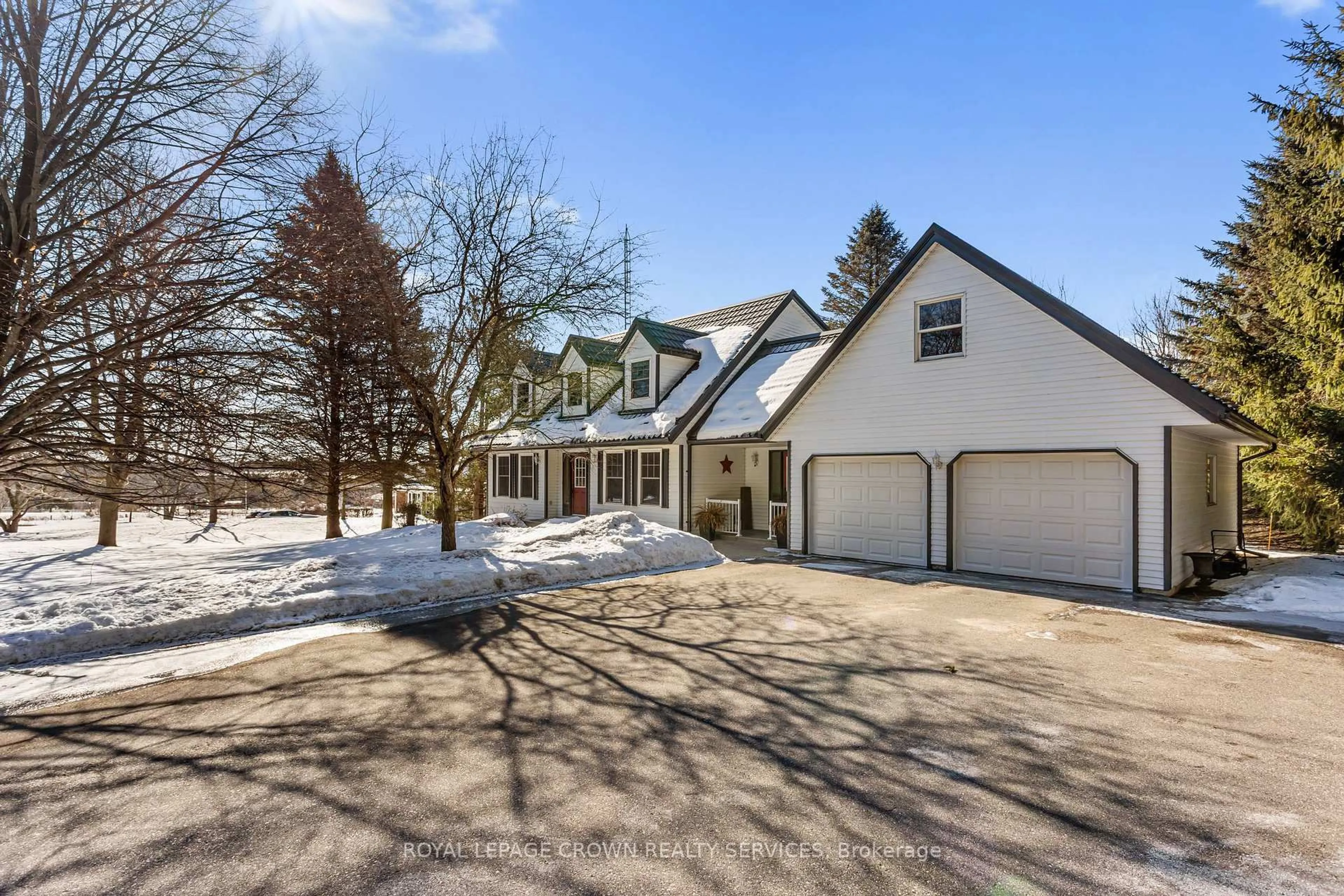 A pic from outside/outdoor area/front of a property/back of a property/a pic from drone, street for 4944 Wellington Rd 29, Guelph/Eramosa Ontario N1H 6H8