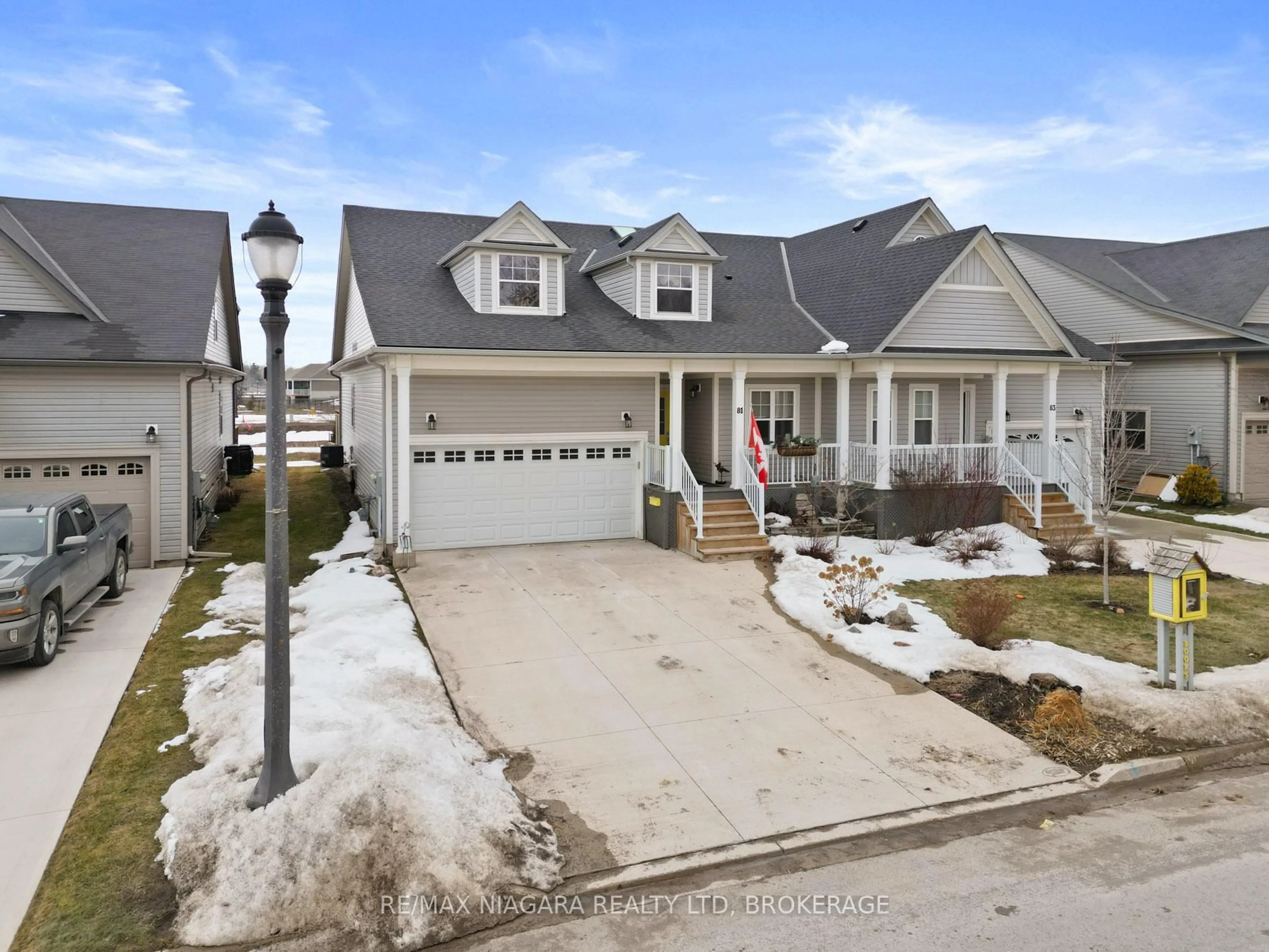 Home with vinyl exterior material, street for 81 Bardol Ave, Fort Erie Ontario L2A 6R4