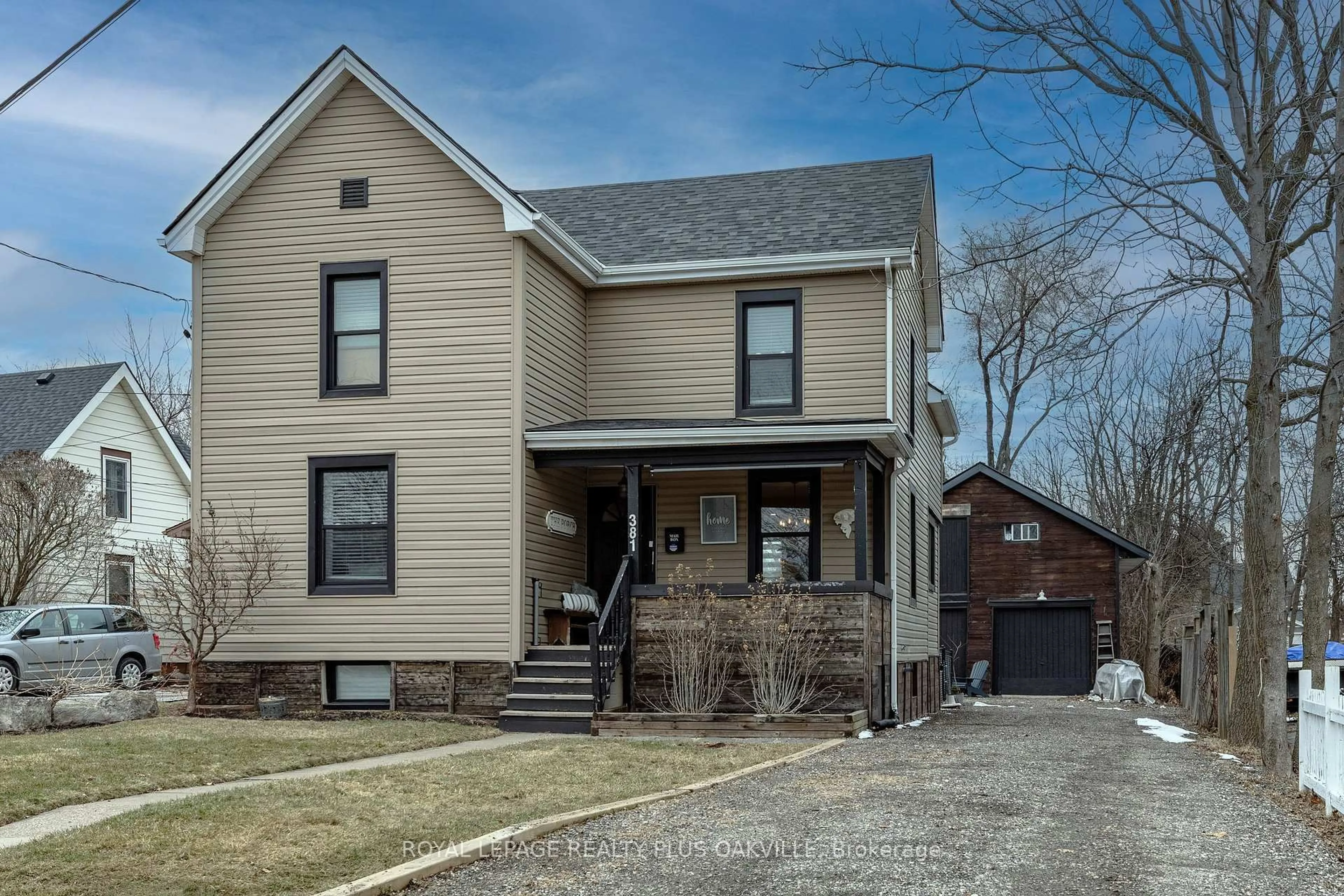 Home with brick exterior material, street for 381 Elizabeth St, Grimsby Ontario L3M 3K6