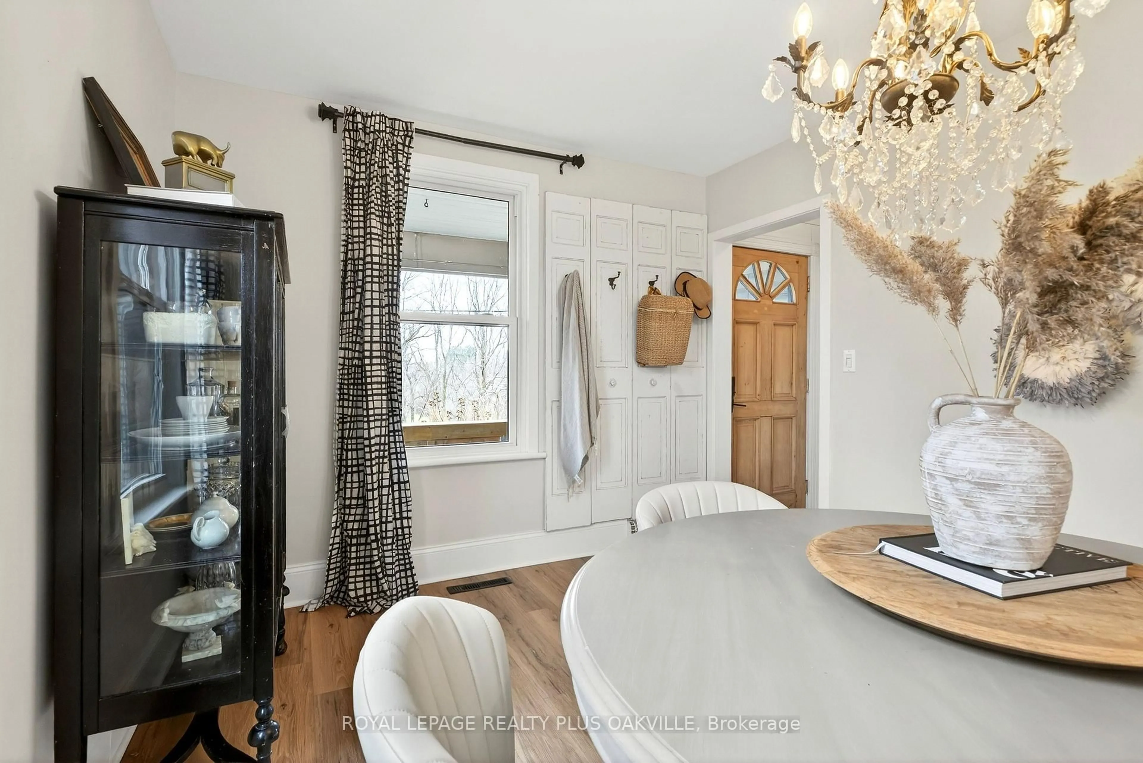 Dining room, unknown for 381 Elizabeth St, Grimsby Ontario L3M 3K6