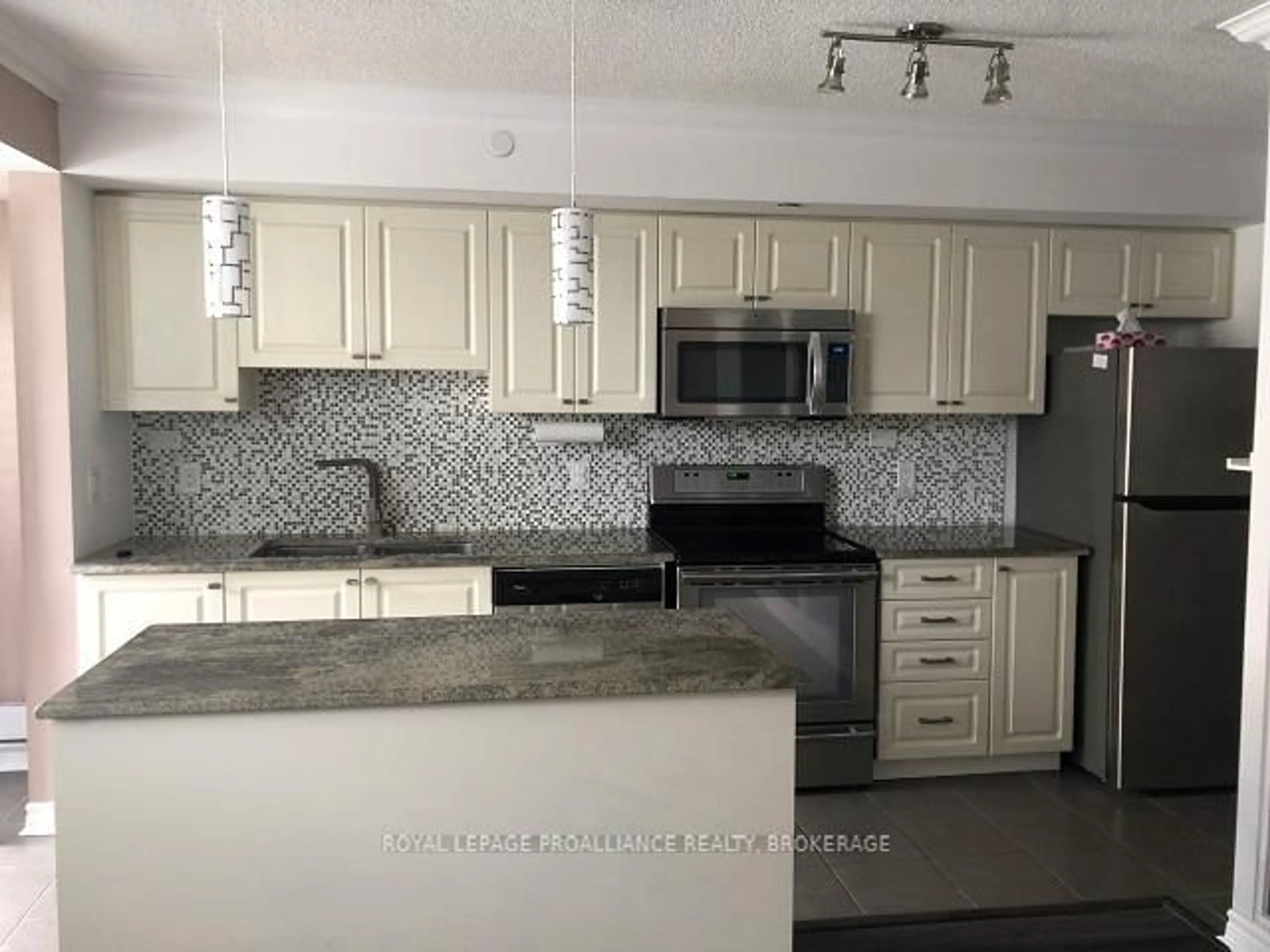 Standard kitchen, ceramic/tile floor for 121 Queen St #A2, Kingston Ontario K7K 0G6
