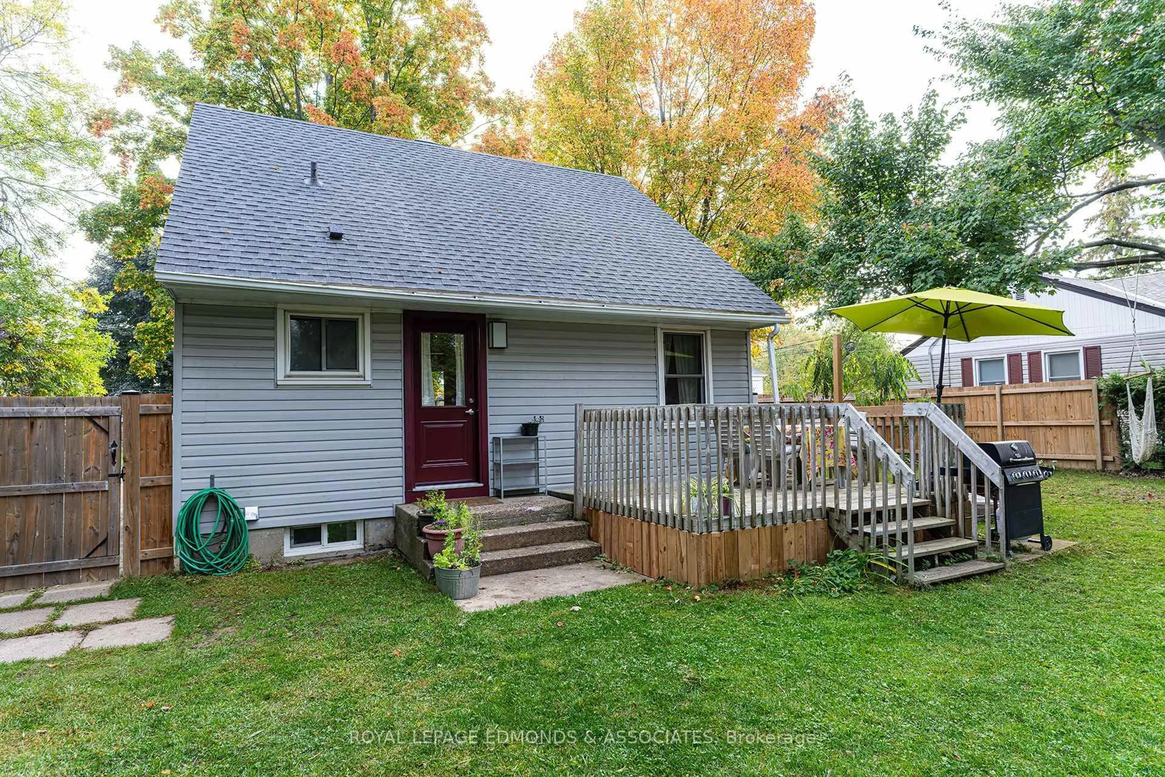 Patio, unknown for 566 Elizabeth St, Pembroke Ontario K8A 1W8