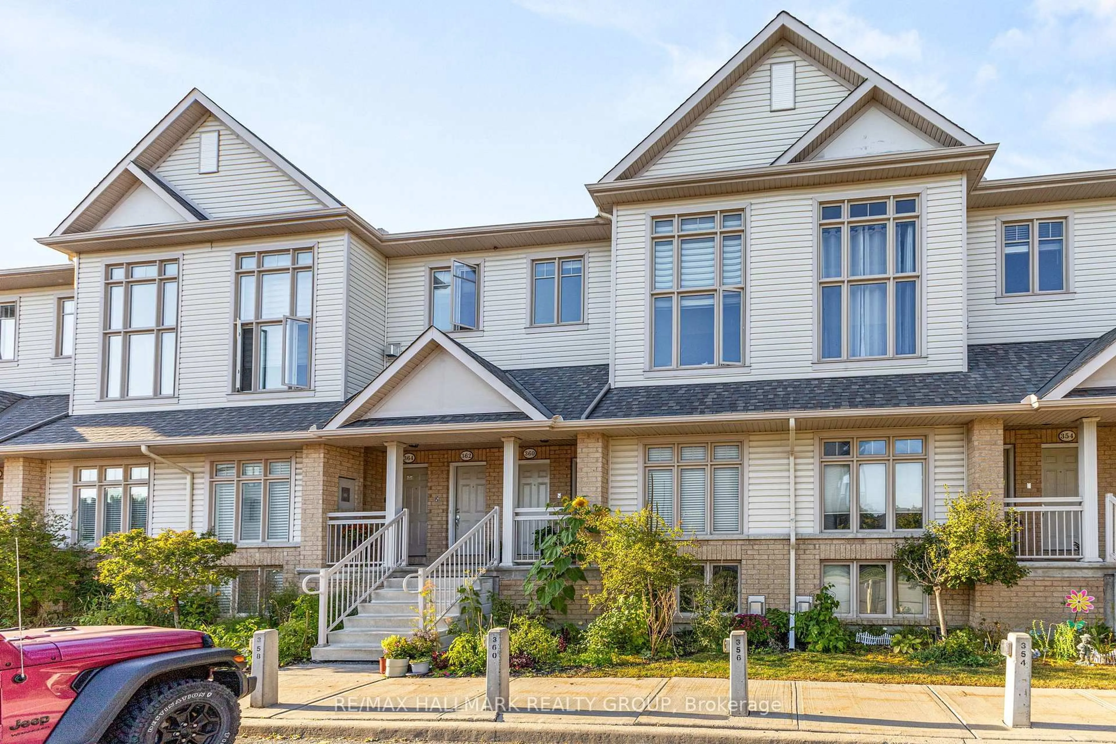 Home with vinyl exterior material, street for 358 Galston Private, Ottawa Ontario K1W 0G3