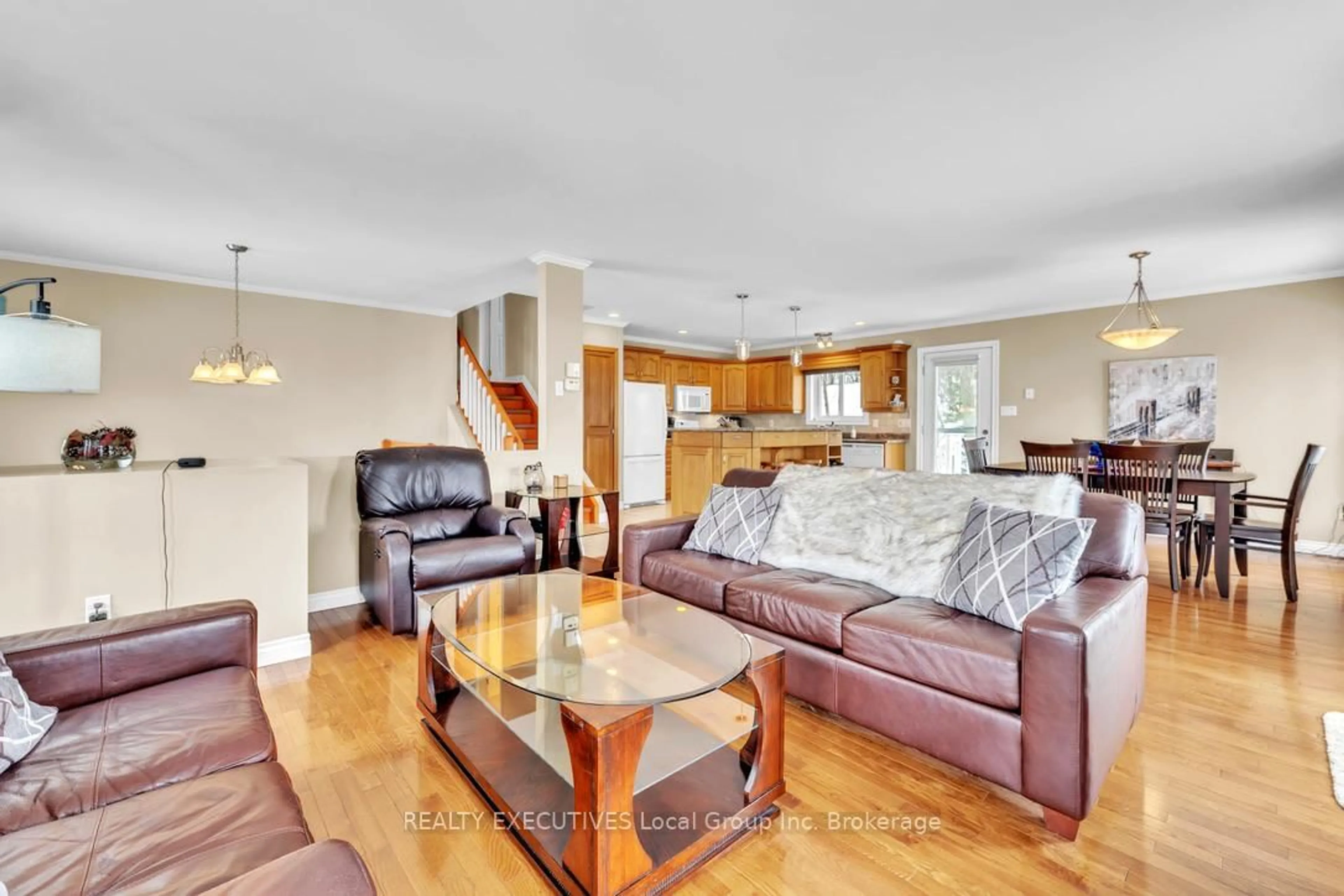 Living room with furniture, unknown for 91 Woodlands Dr, Callander Ontario P0H 1H0