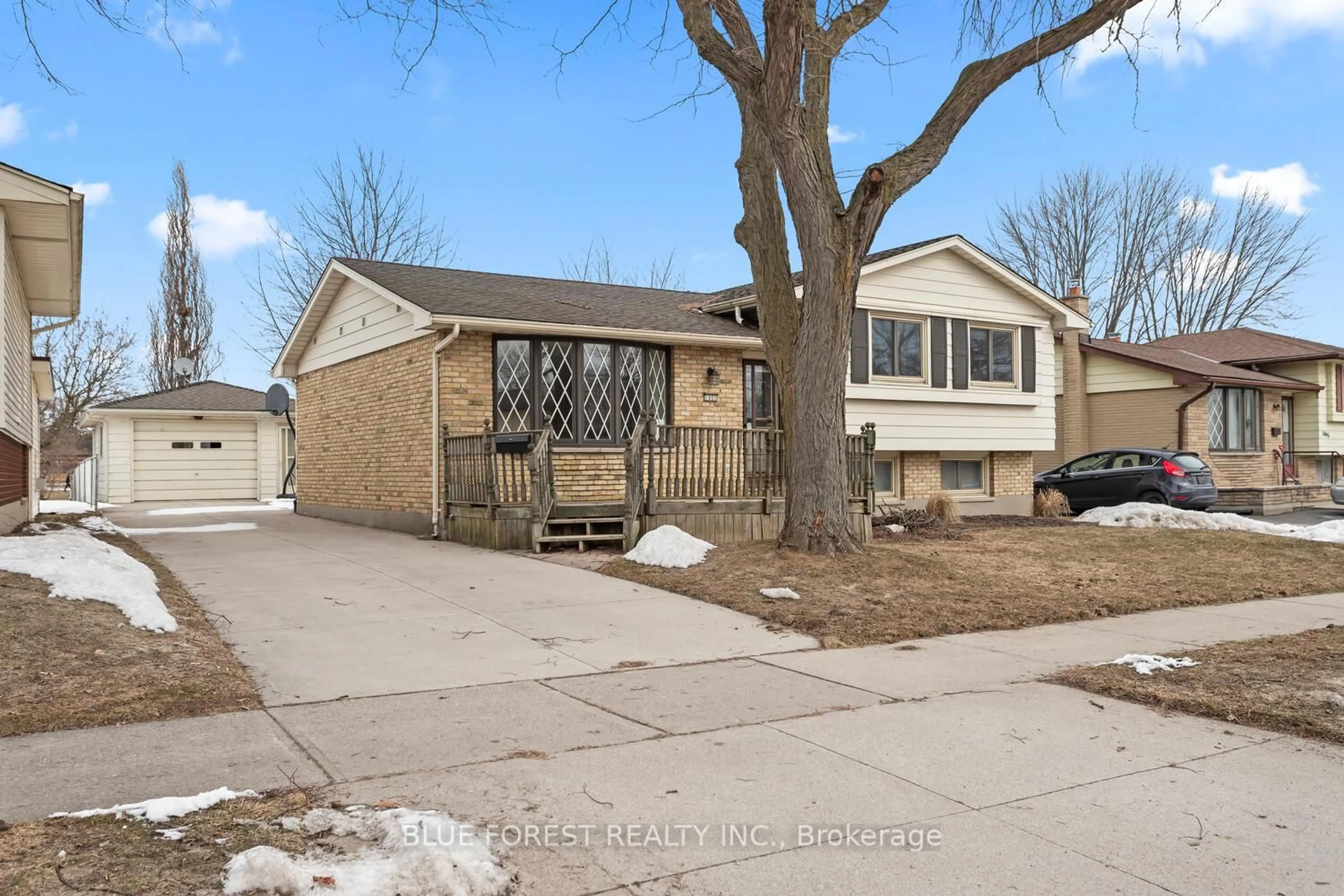Home with brick exterior material, street for 1001 Osgoode Dr, London South Ontario N6E 1C9