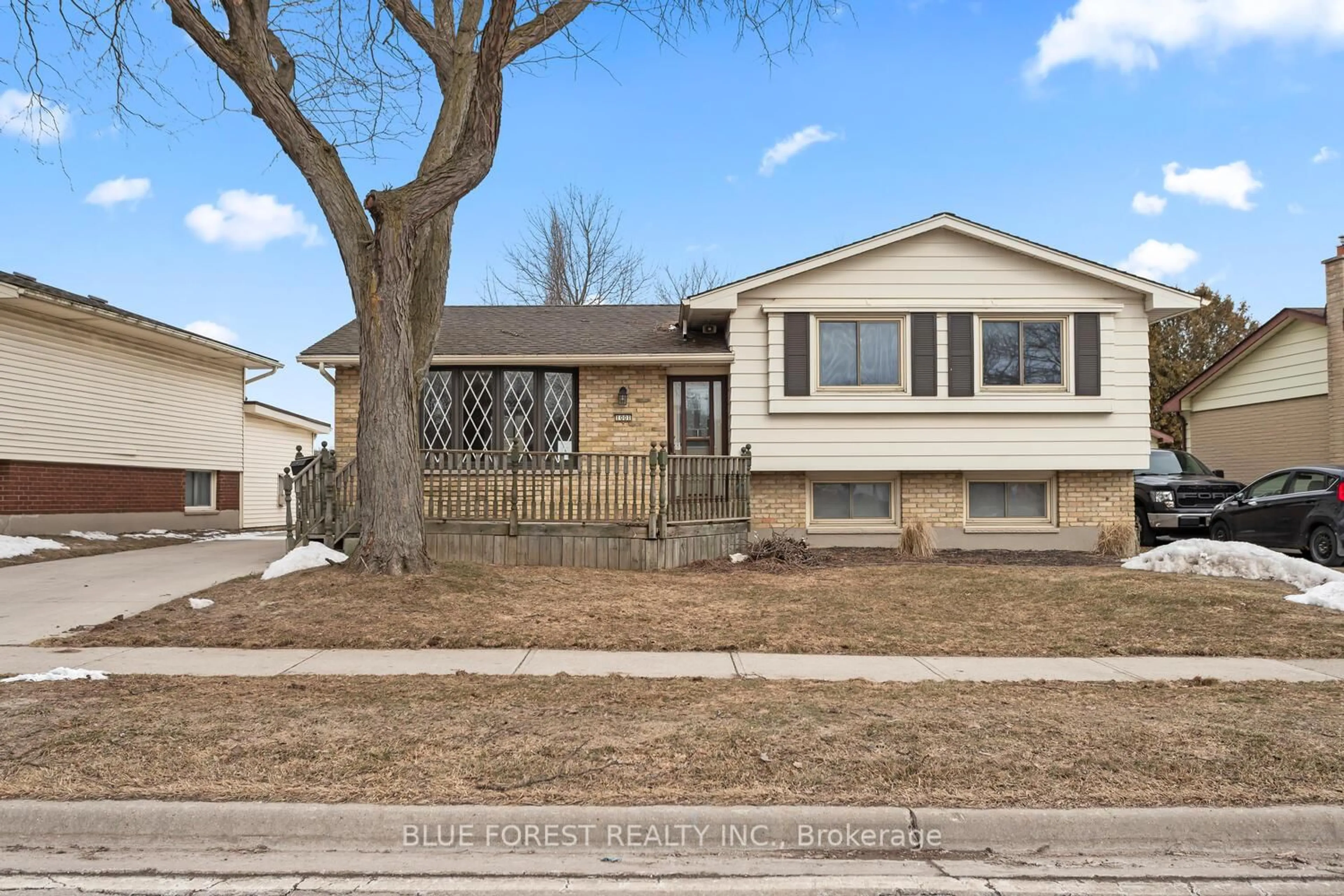 Unknown for 1001 Osgoode Dr, London South Ontario N6E 1C9