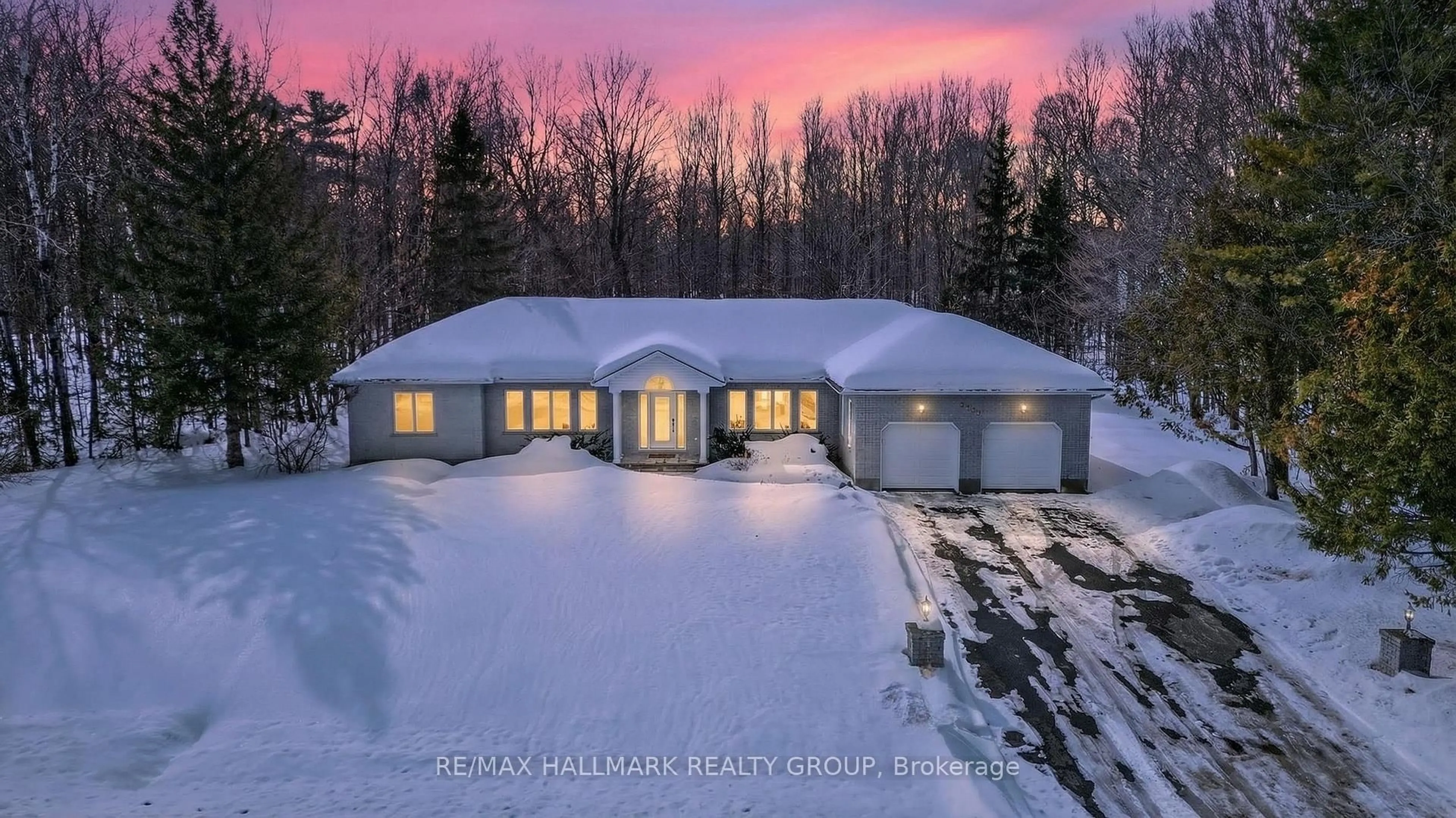 A pic from outside/outdoor area/front of a property/back of a property/a pic from drone, street for 2349 Brennan Park Dr, Ottawa Ontario K4C 1H6