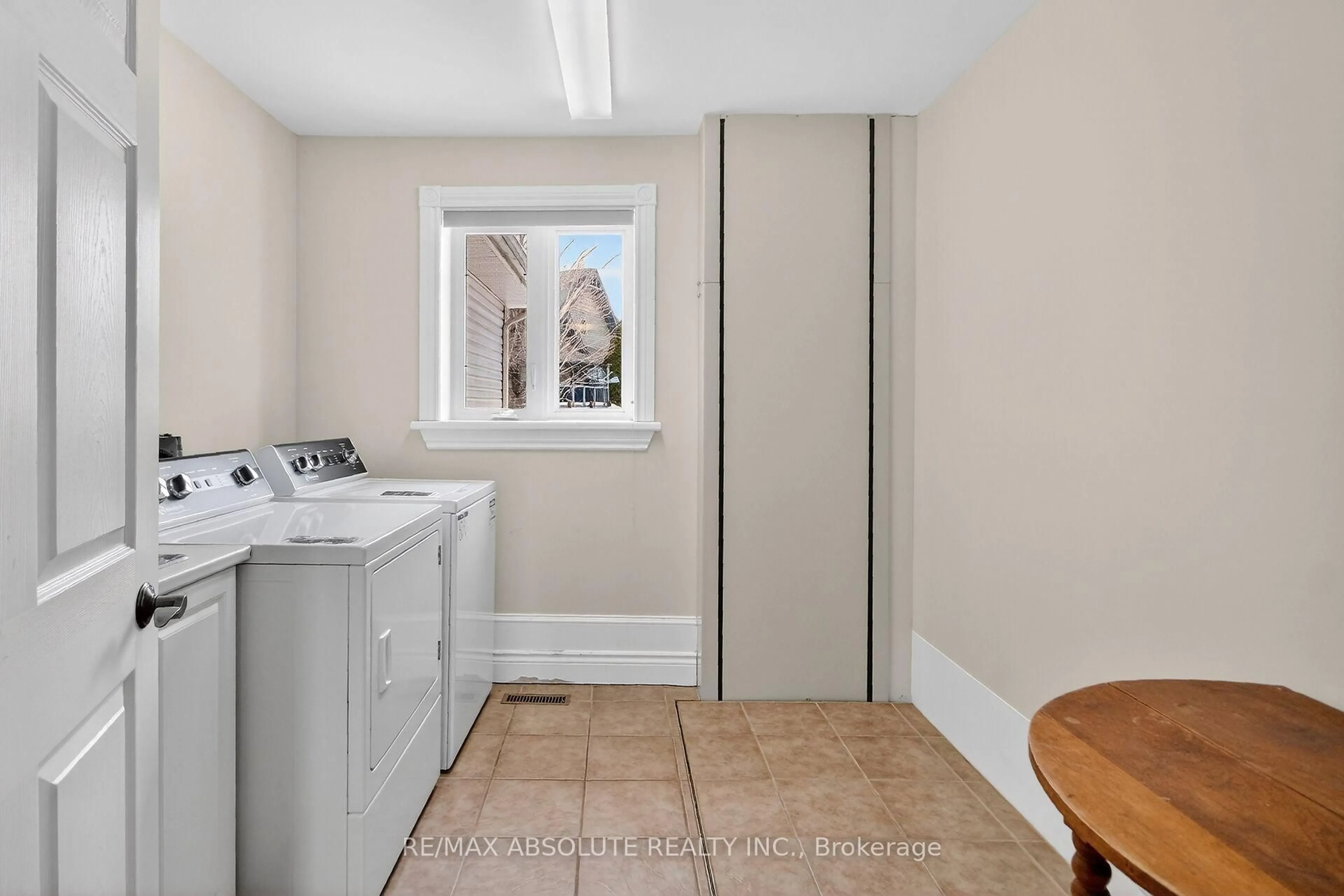 Laundry room for 223 Jensen Crt, Carp Ontario K0A 1L0