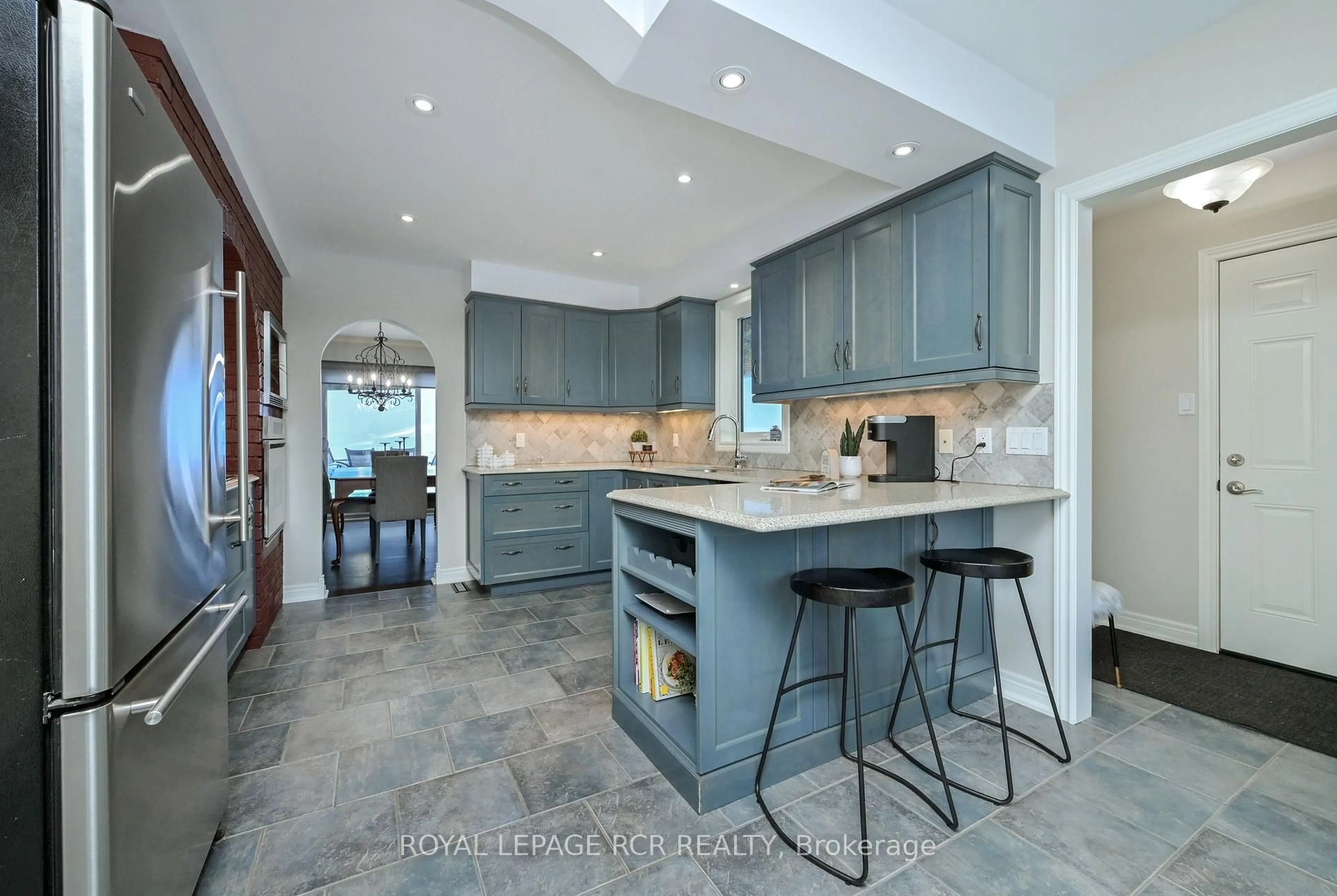 Contemporary kitchen, ceramic/tile floor for 247230 5 Side Rd, Mono Ontario L9W 6K6