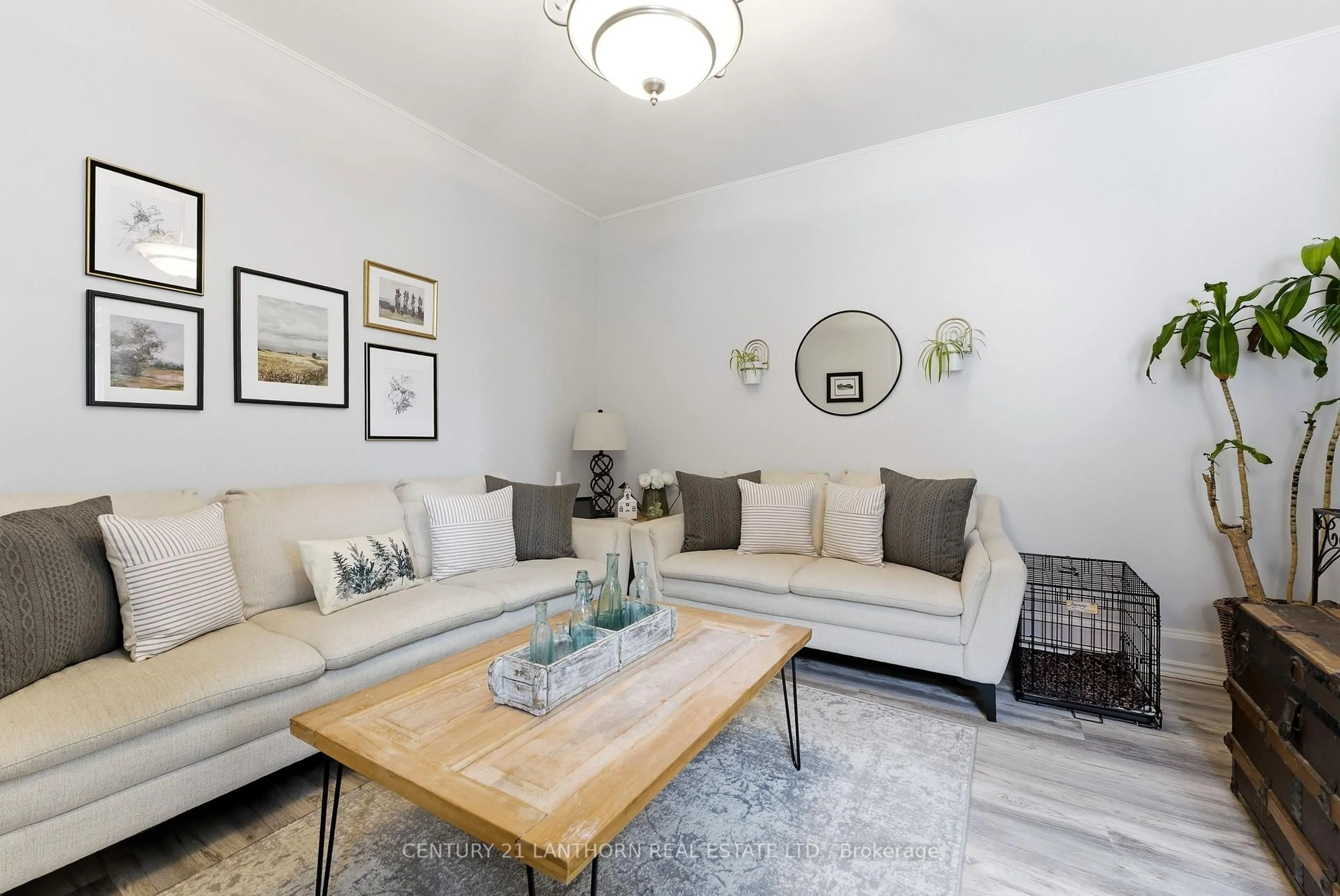 Living room with furniture, unknown for 8 Queen St, Belleville Ontario K8N 1T2