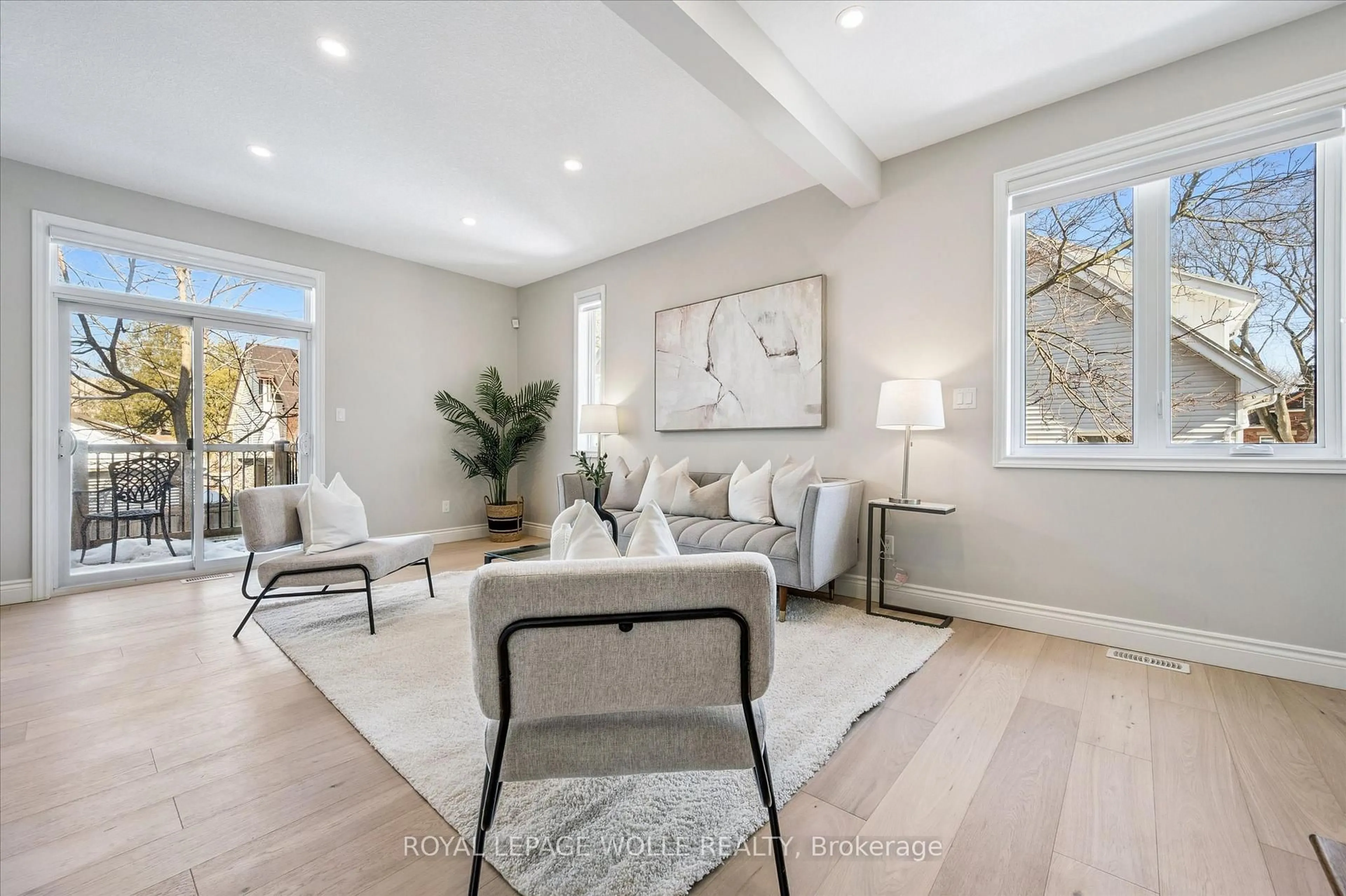 Living room with furniture, unknown for 162 Esson St, Waterloo Ontario N2L 1Z8