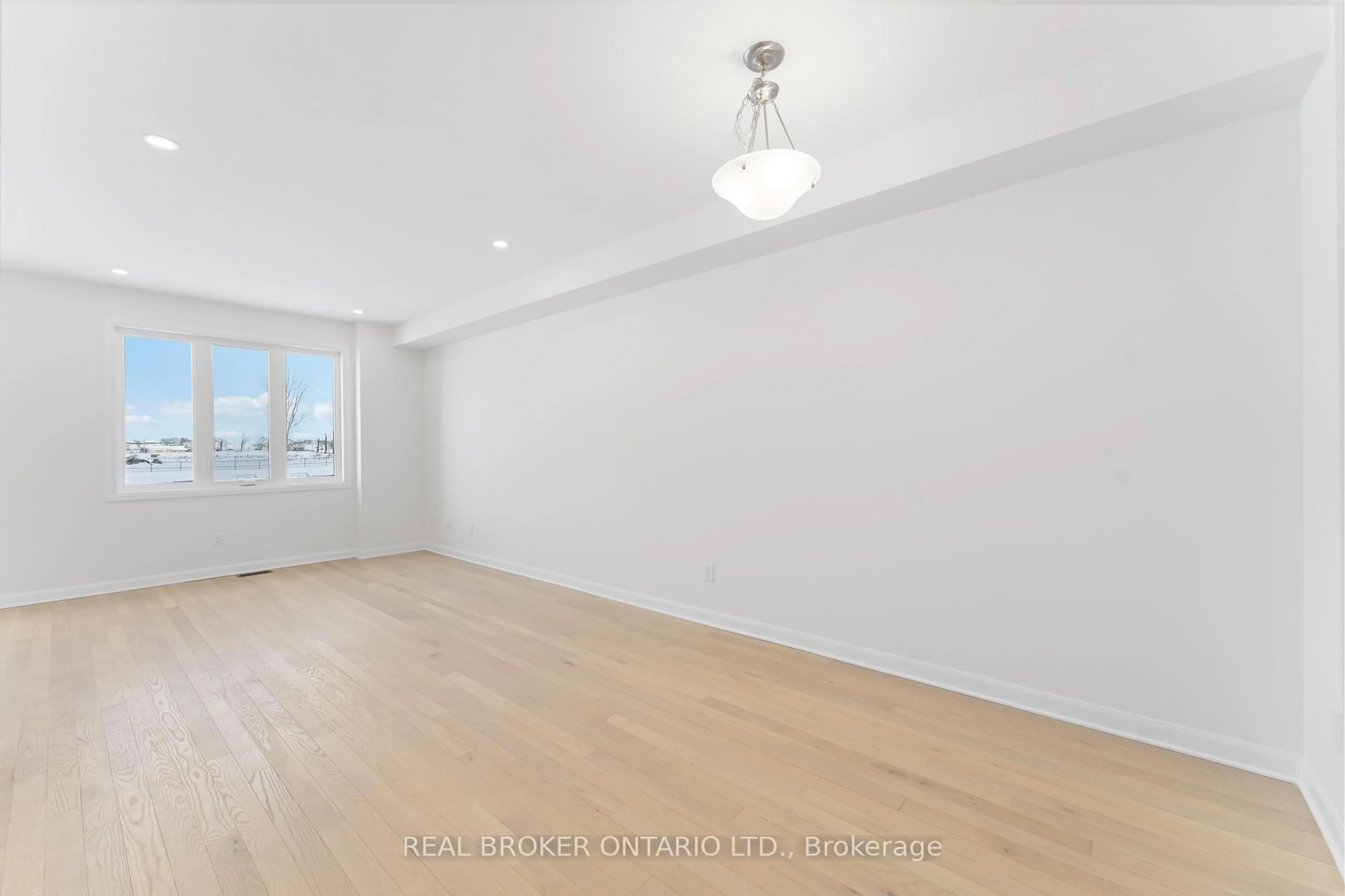 A pic of a room for 661 Hamsa St, Ottawa Ontario K2J 6Z7