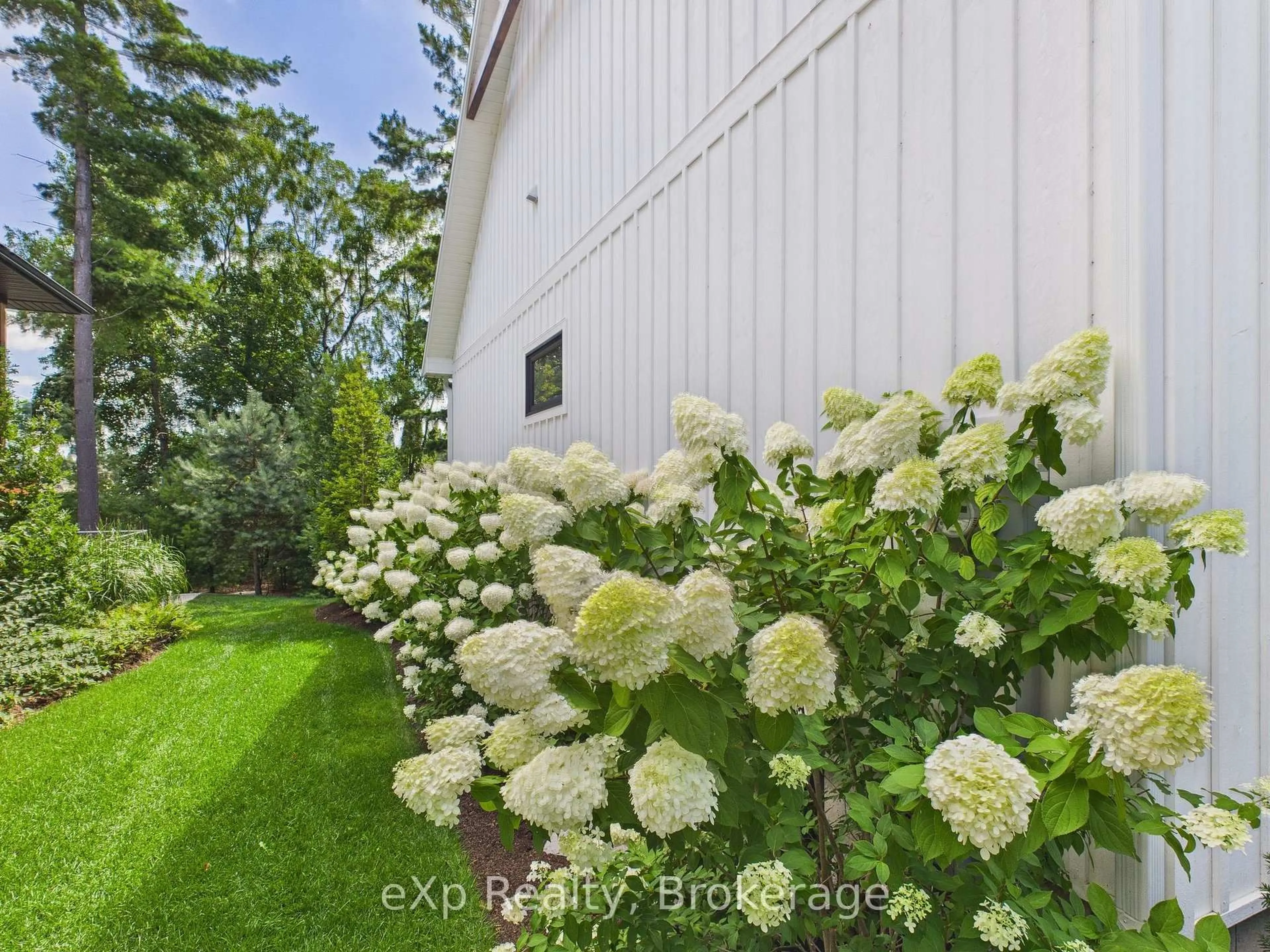Shed for 872 16th St, Hanover Ontario N4N 0B7