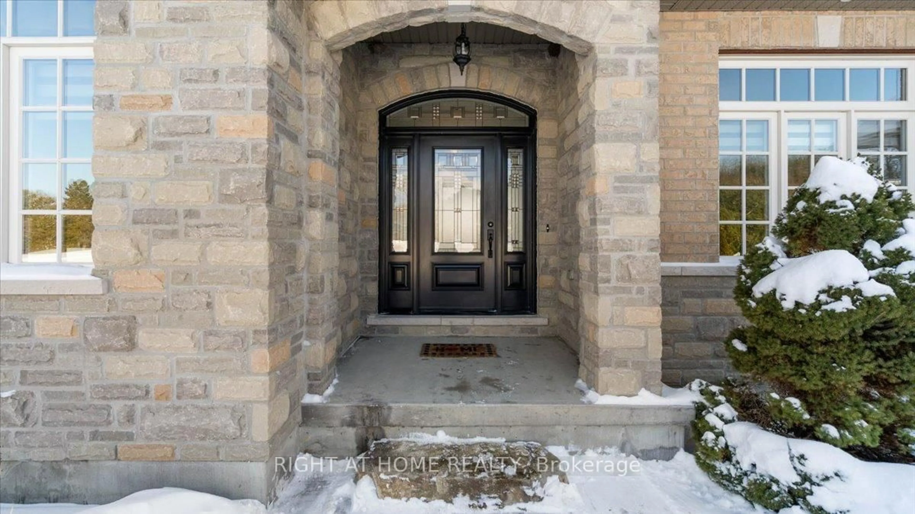 Indoor entryway for 39 Fish And Game Club Rd, Quinte West Ontario K0K 2B0