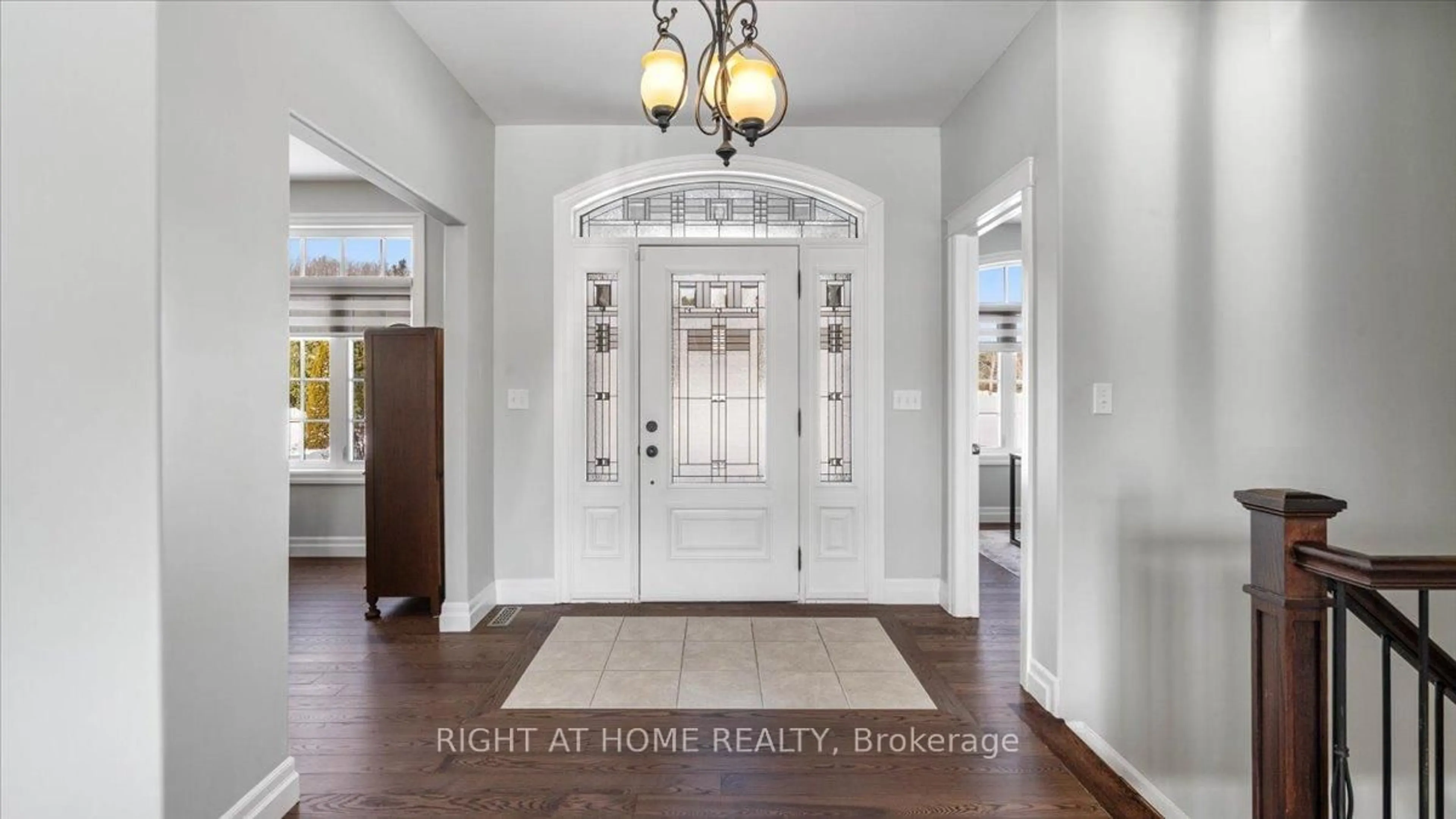 Indoor entryway for 39 Fish And Game Club Rd, Quinte West Ontario K0K 2B0