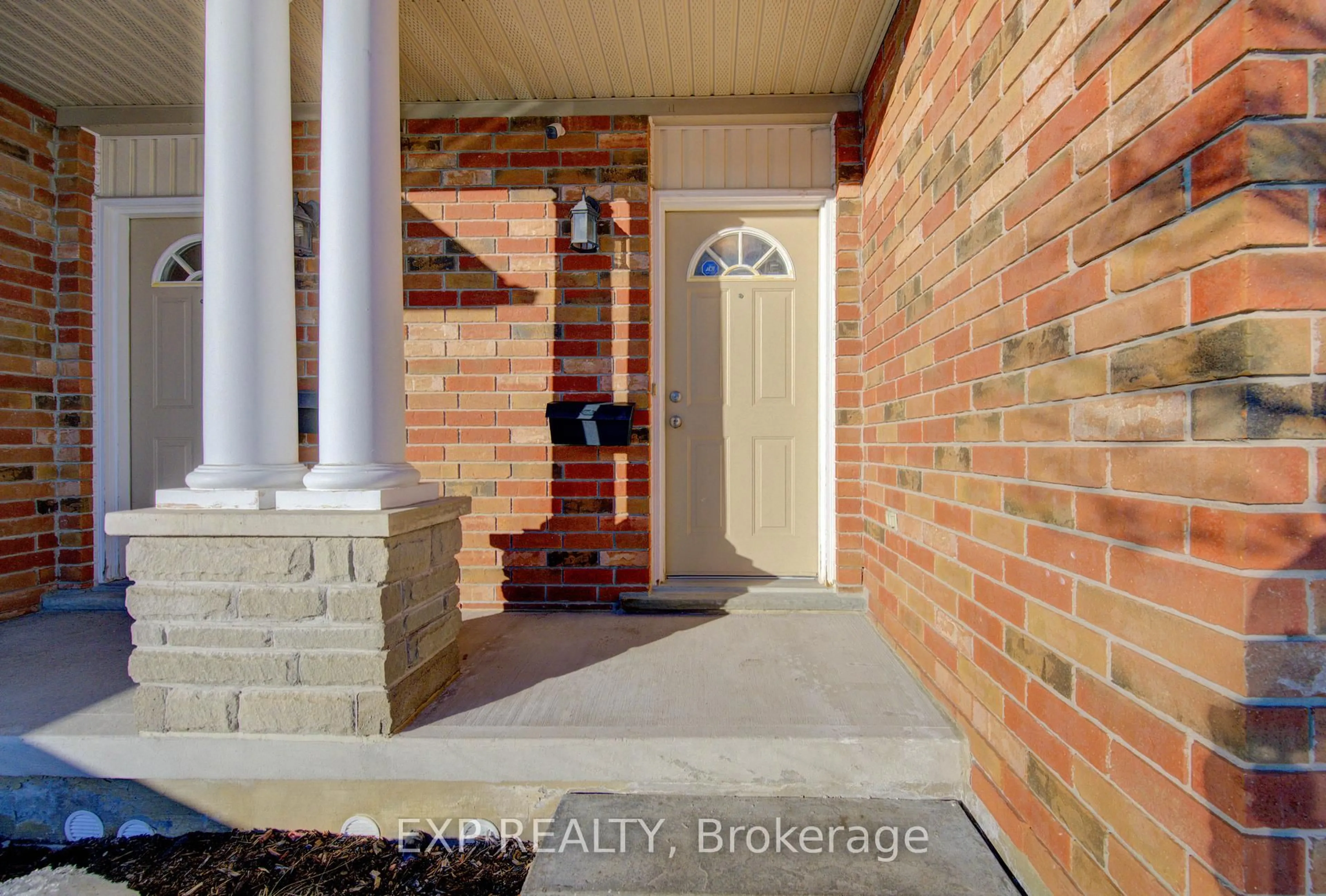 Indoor entryway for 400 Wilson Ave #27, Kitchener Ontario N2C 2S1