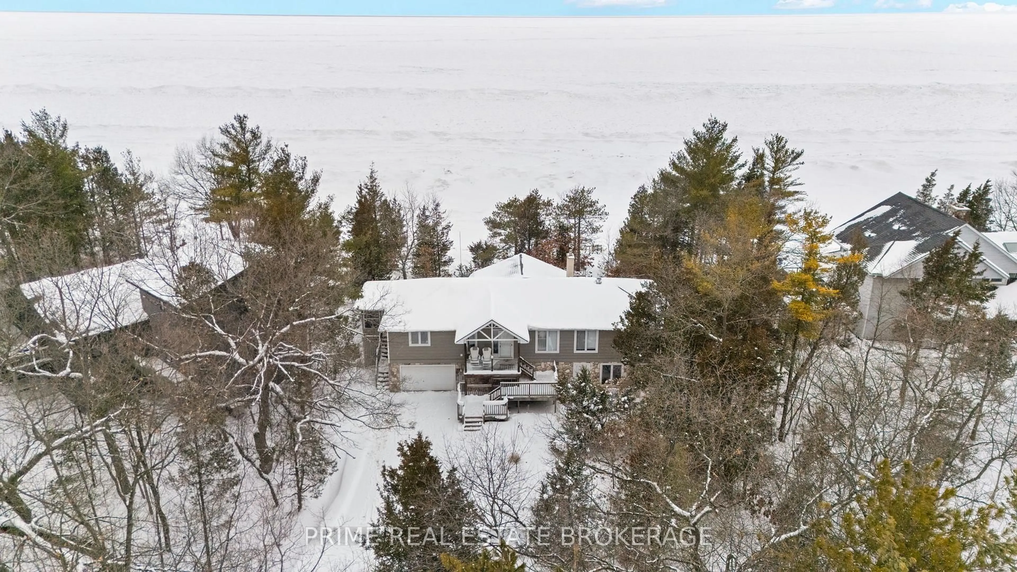 A pic from outside/outdoor area/front of a property/back of a property/a pic from drone, water/lake/river/ocean view for 9856 Huron Pl, Lambton Shores Ontario N0M 1T0