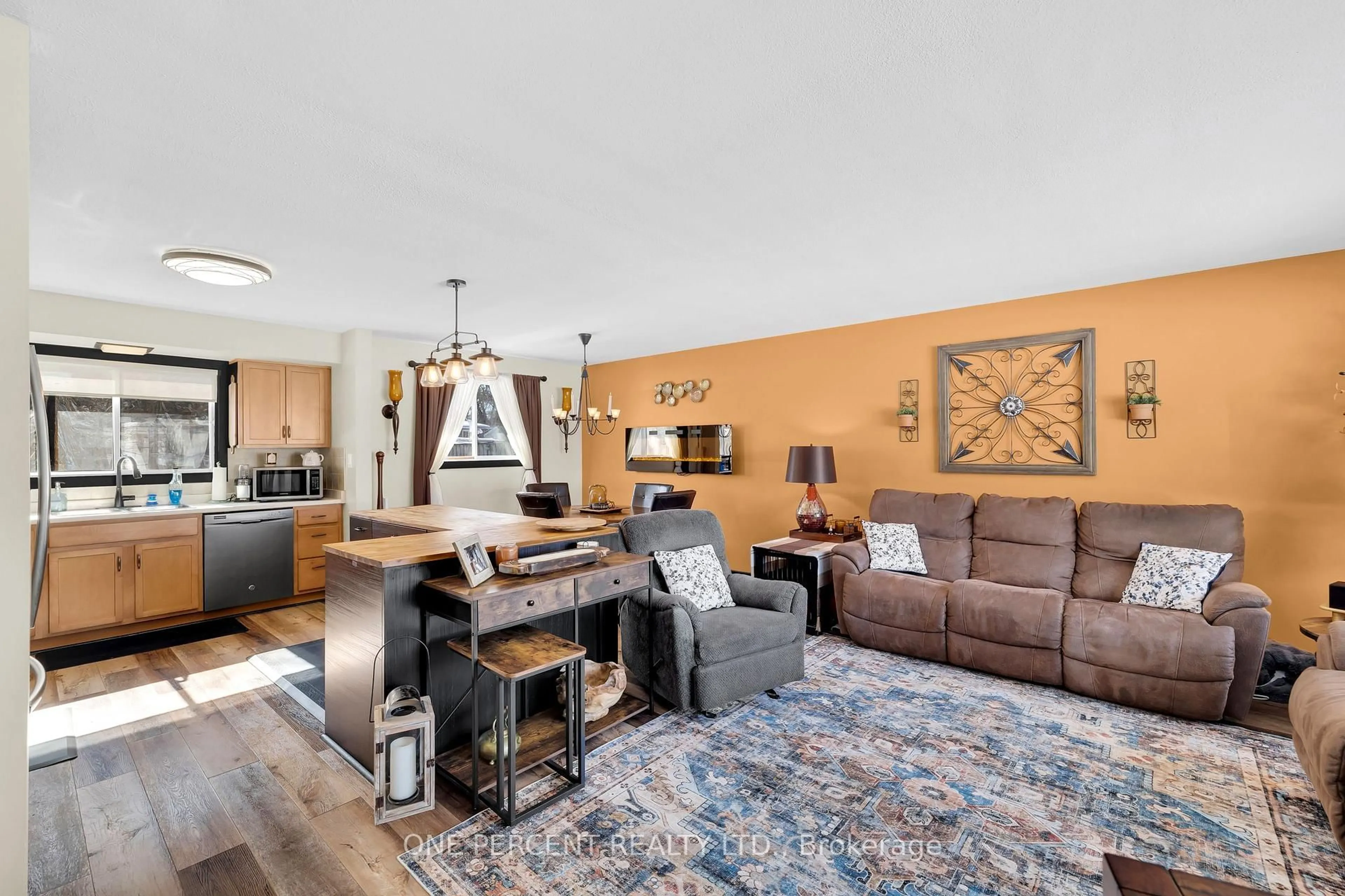 Living room with furniture, unknown for 26 Peden Blvd, Brockville Ontario K6V 3K3