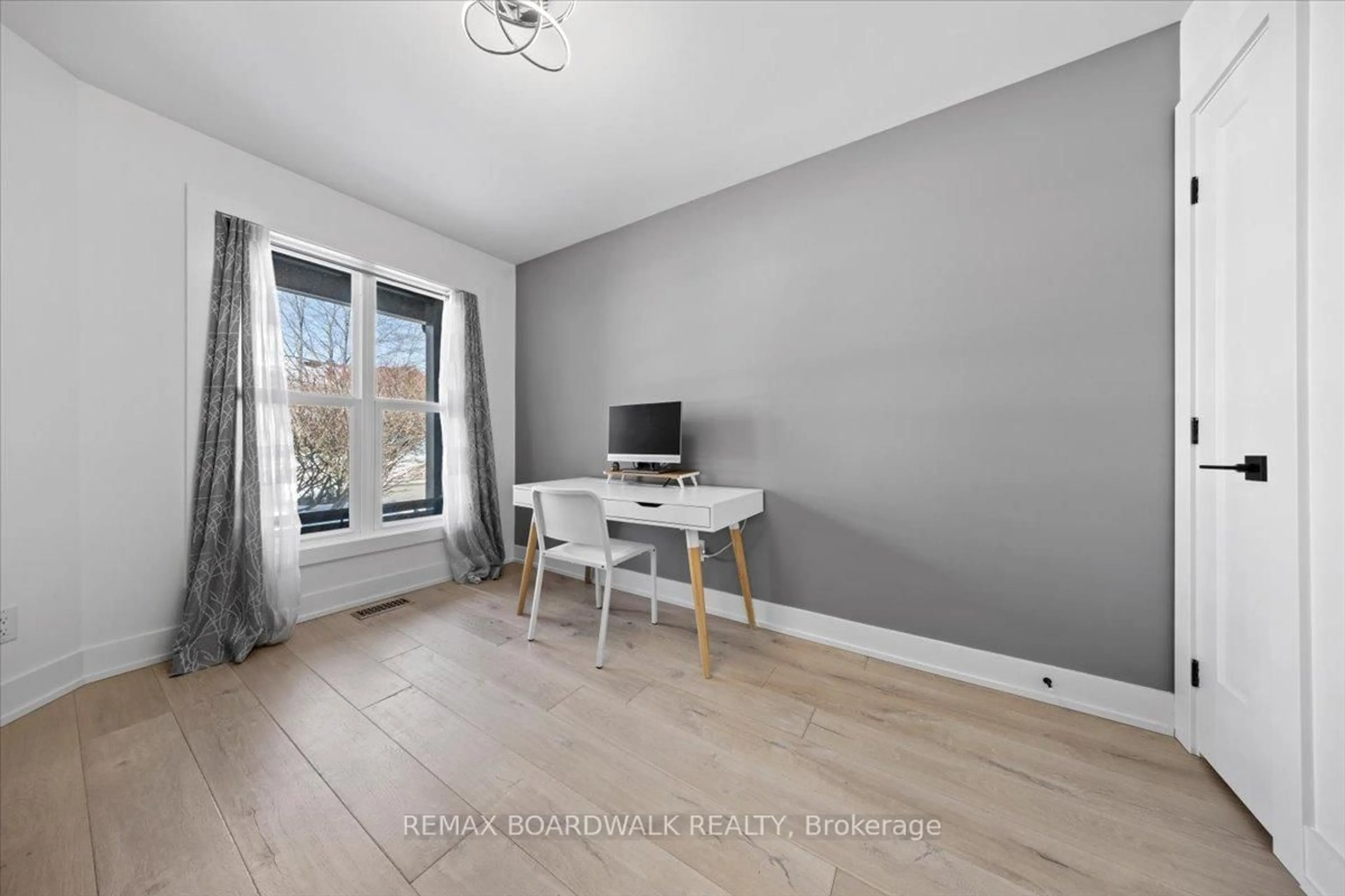 A pic of a room for 1535 Kamouraska Circ, Ottawa Ontario K1C 3J1