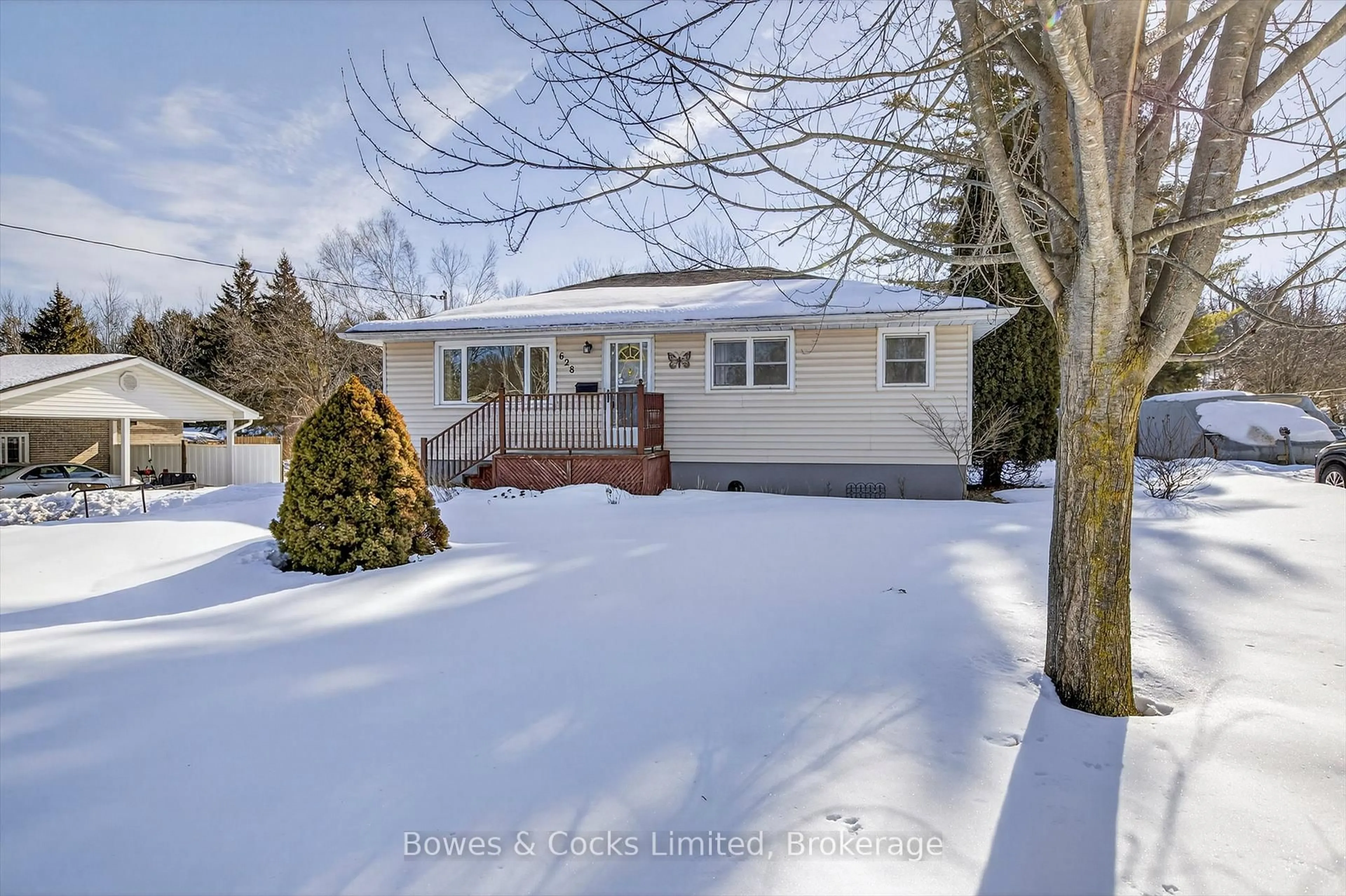 A pic from outside/outdoor area/front of a property/back of a property/a pic from drone, street for 628 Corrigan Cres, Peterborough Ontario K9J 7N8