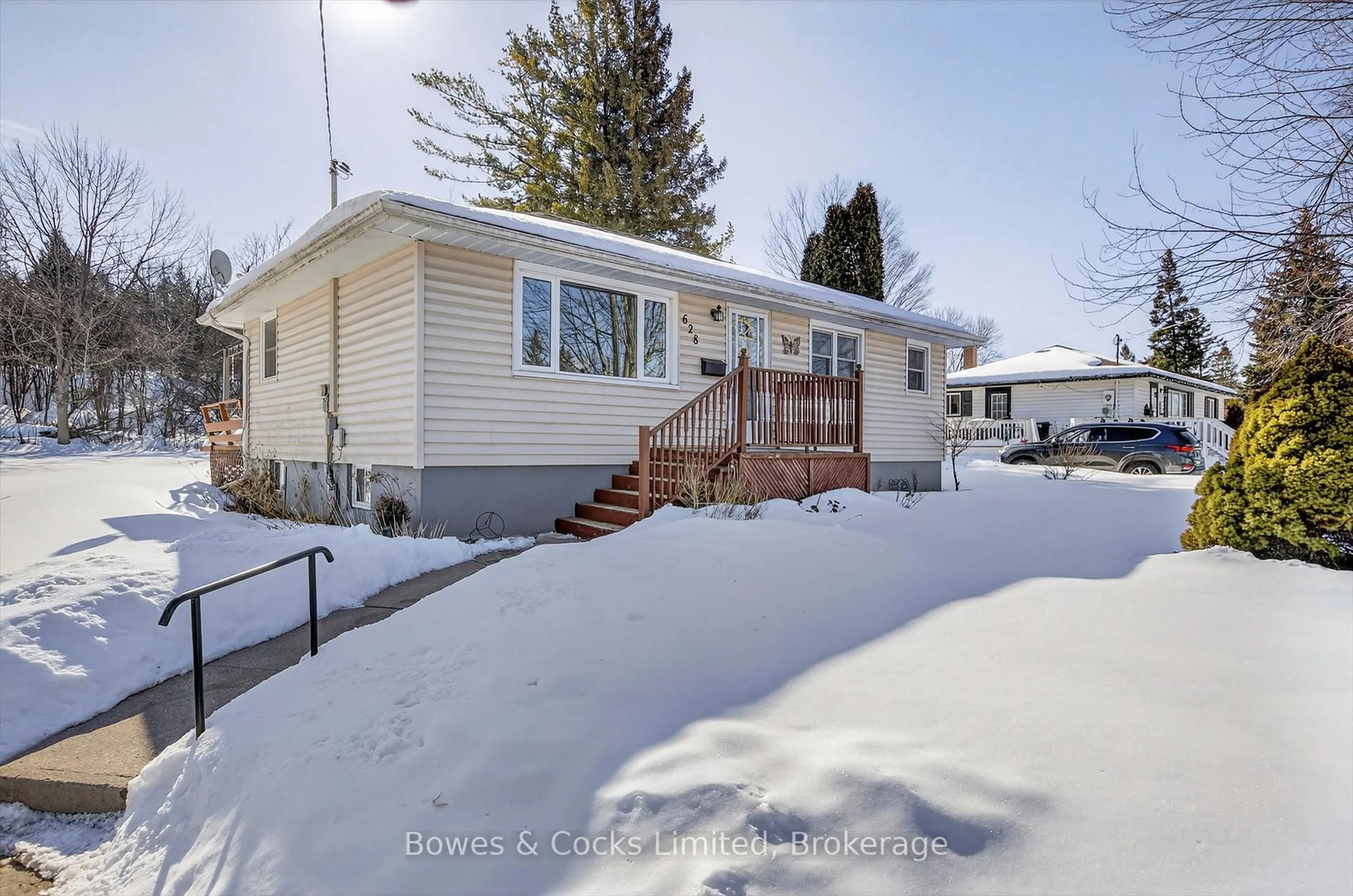 Unknown for 628 Corrigan Cres, Peterborough Ontario K9J 7N8