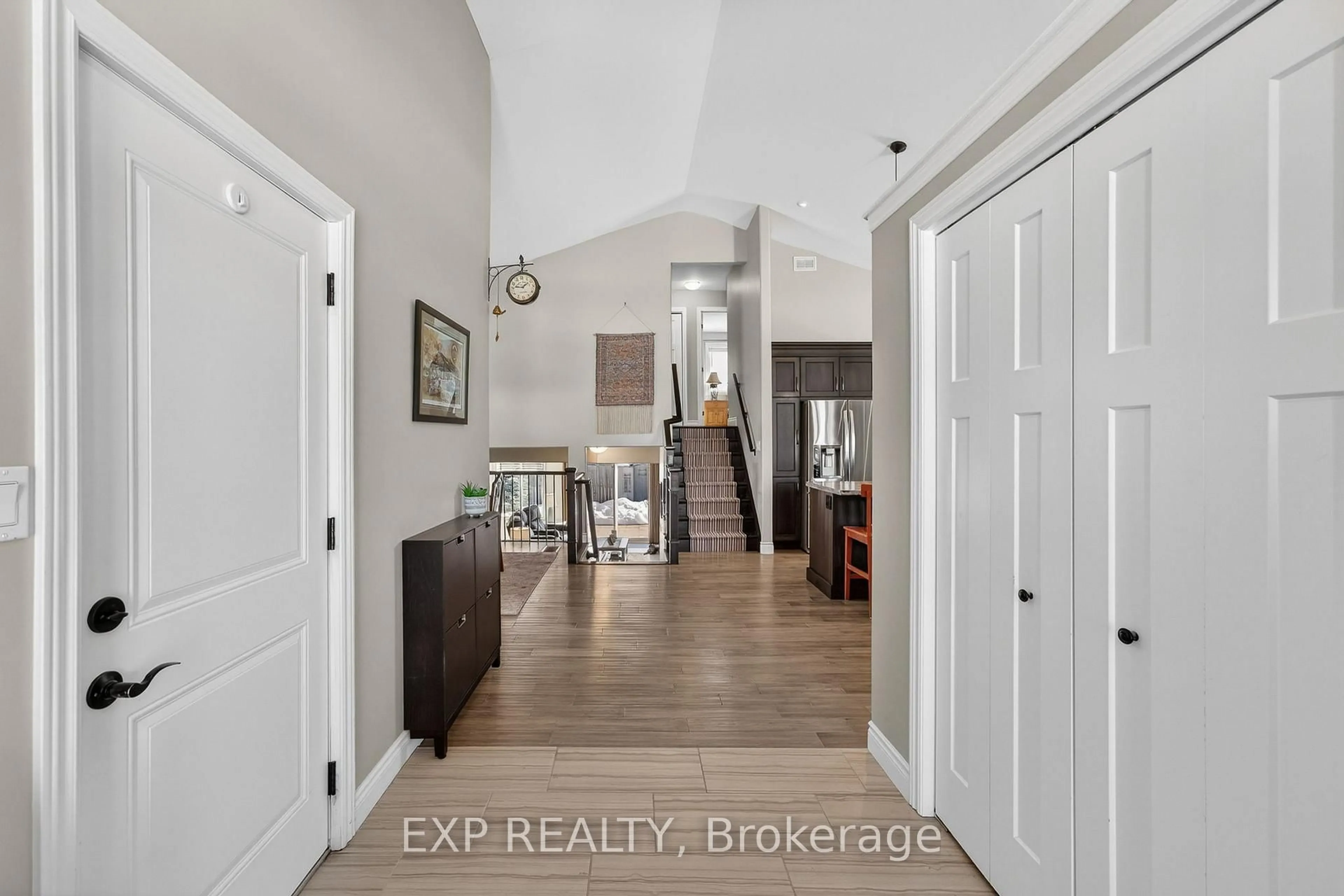 Indoor entryway for 15 Kempton Ave, Belleville Ontario K8N 0E8
