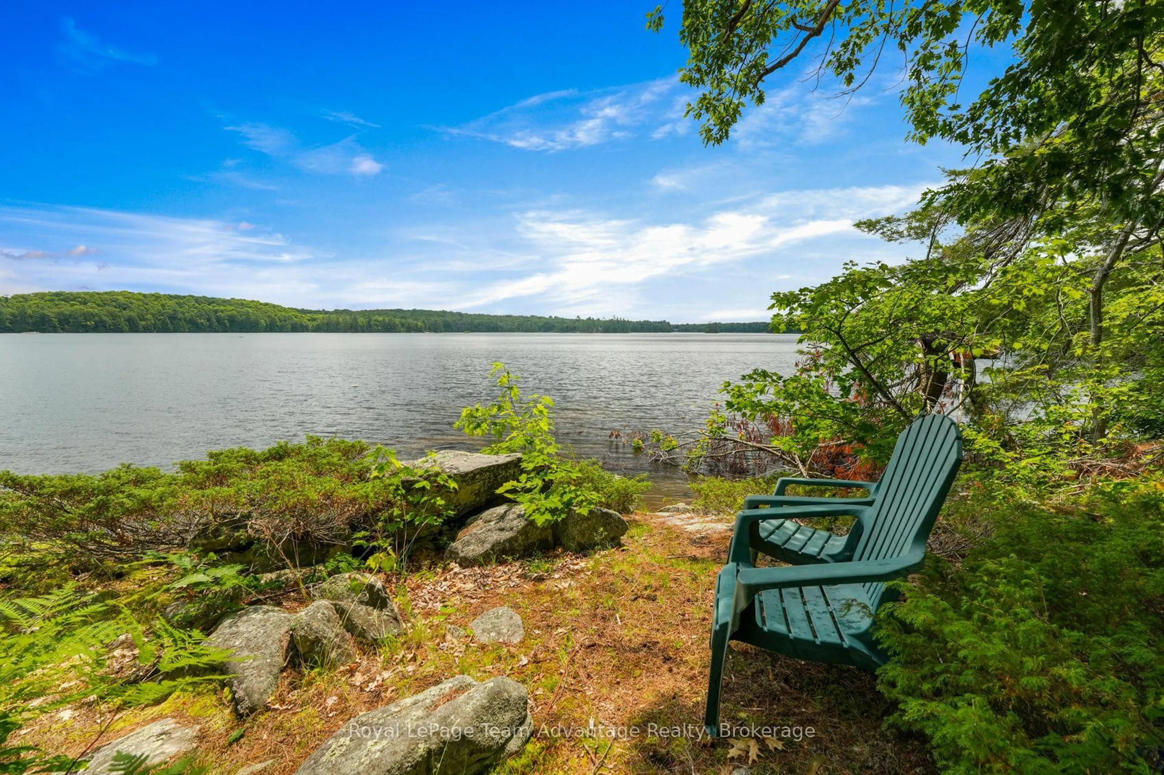 Patio, water/lake/river/ocean view for 32 Christie Crt, Seguin Ontario P2A 2W9