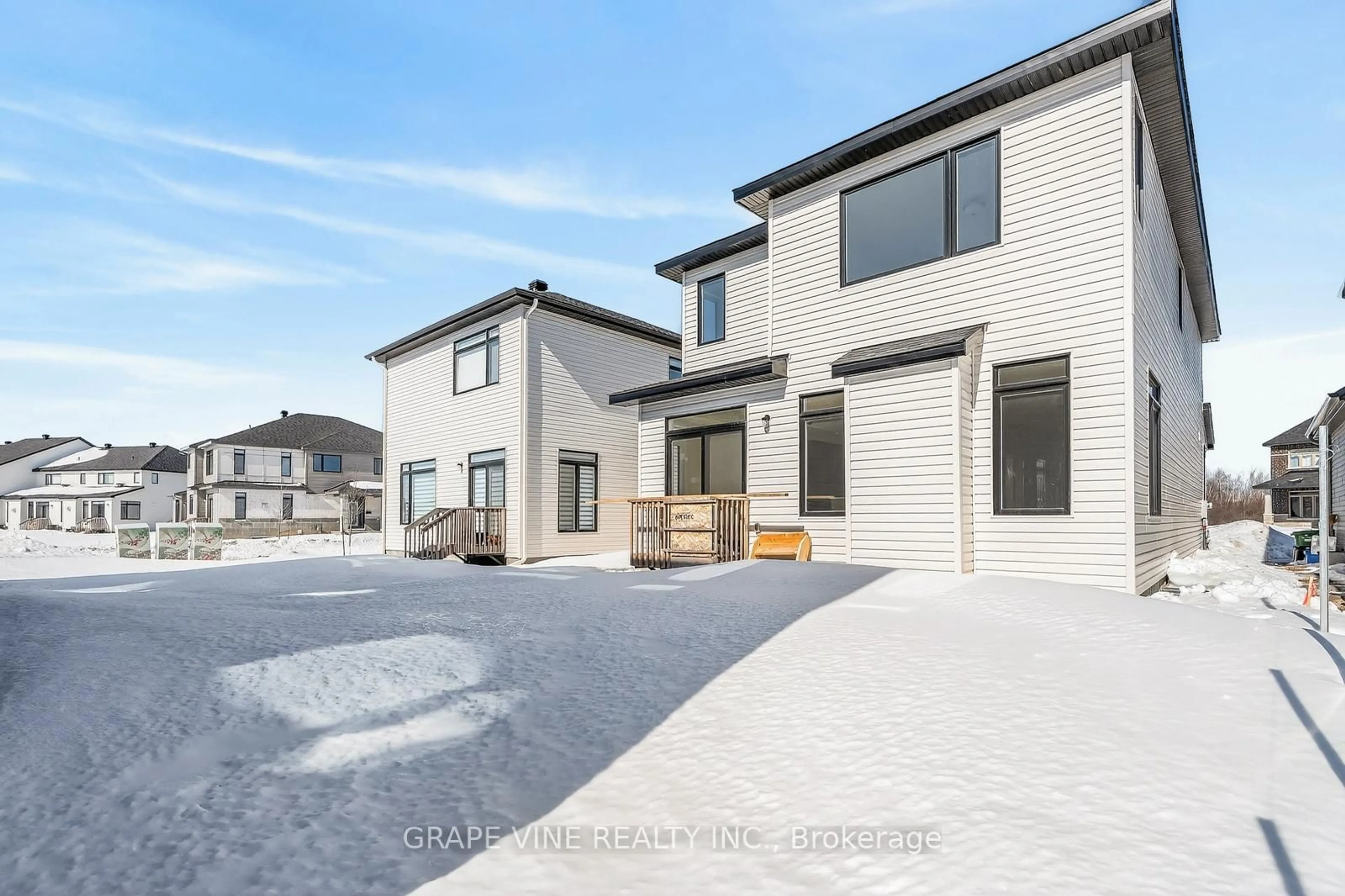 Unknown for 543 Tahoe Hts, Ottawa Ontario K1T 0W1