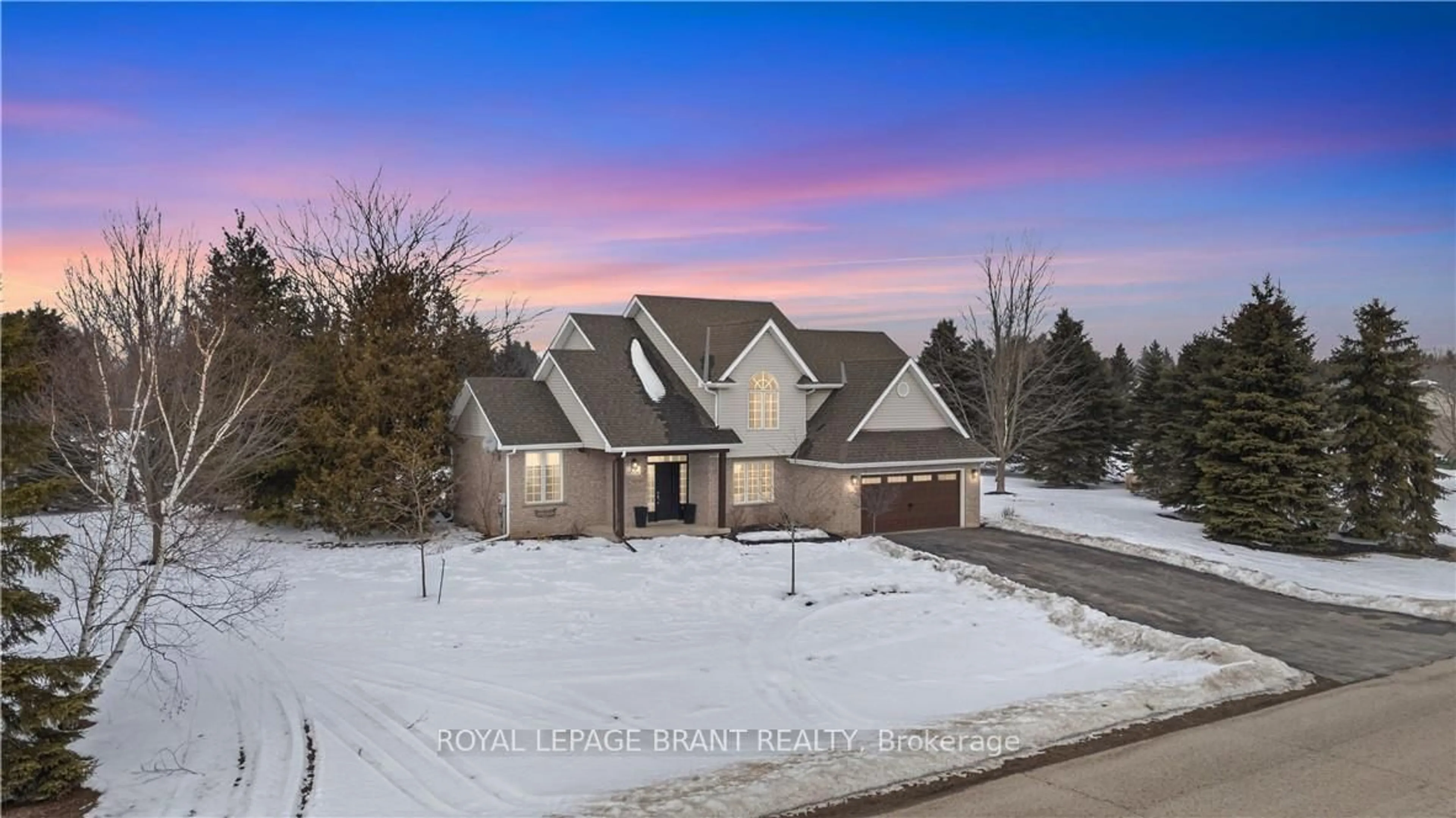 A pic from outside/outdoor area/front of a property/back of a property/a pic from drone, street for 25 Brian Dr, Brant Ontario N0E 1A0