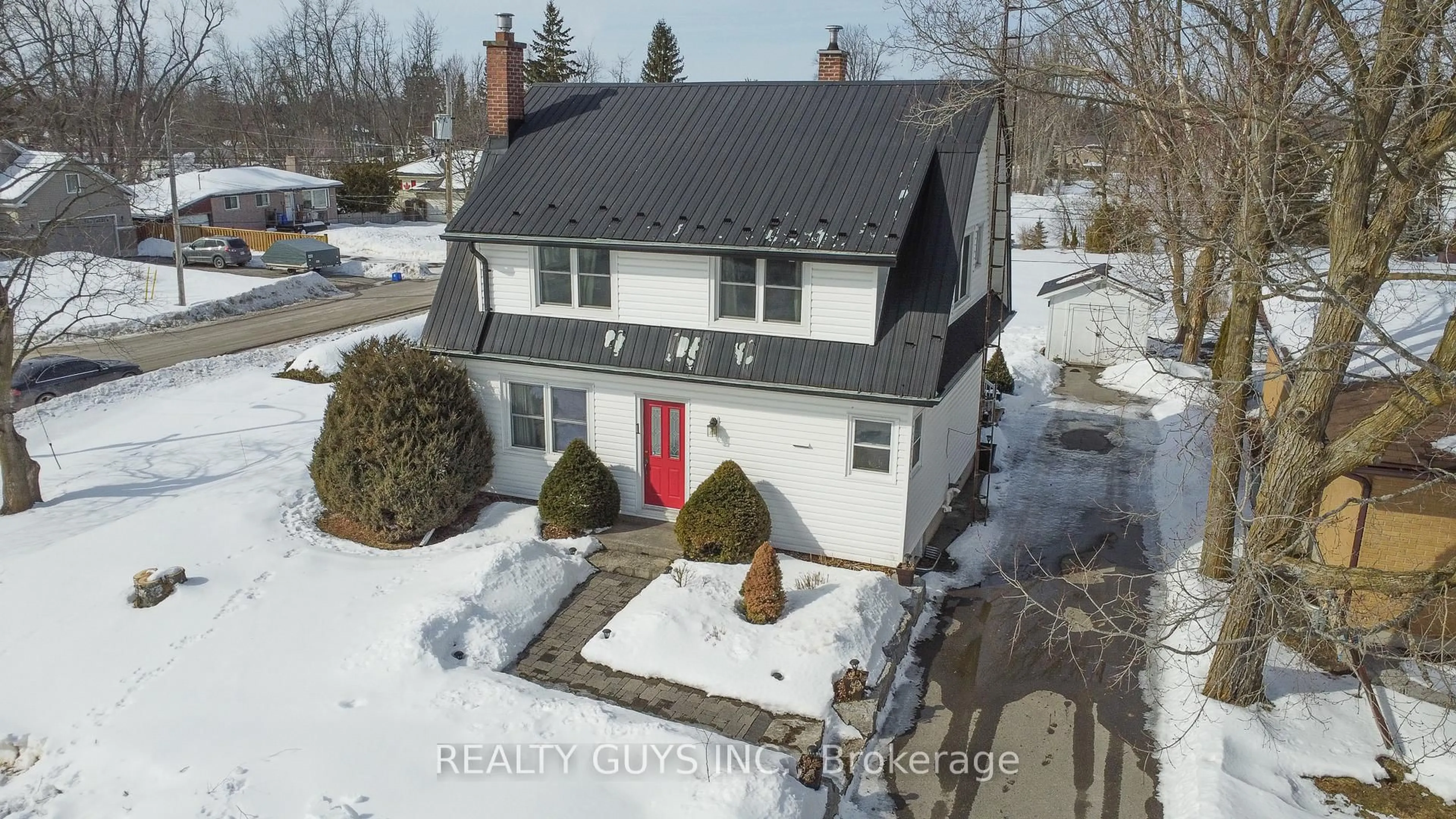 A pic from outside/outdoor area/front of a property/back of a property/a pic from drone, street for 1 Wellington St, Kawartha Lakes Ontario K0L 2W0