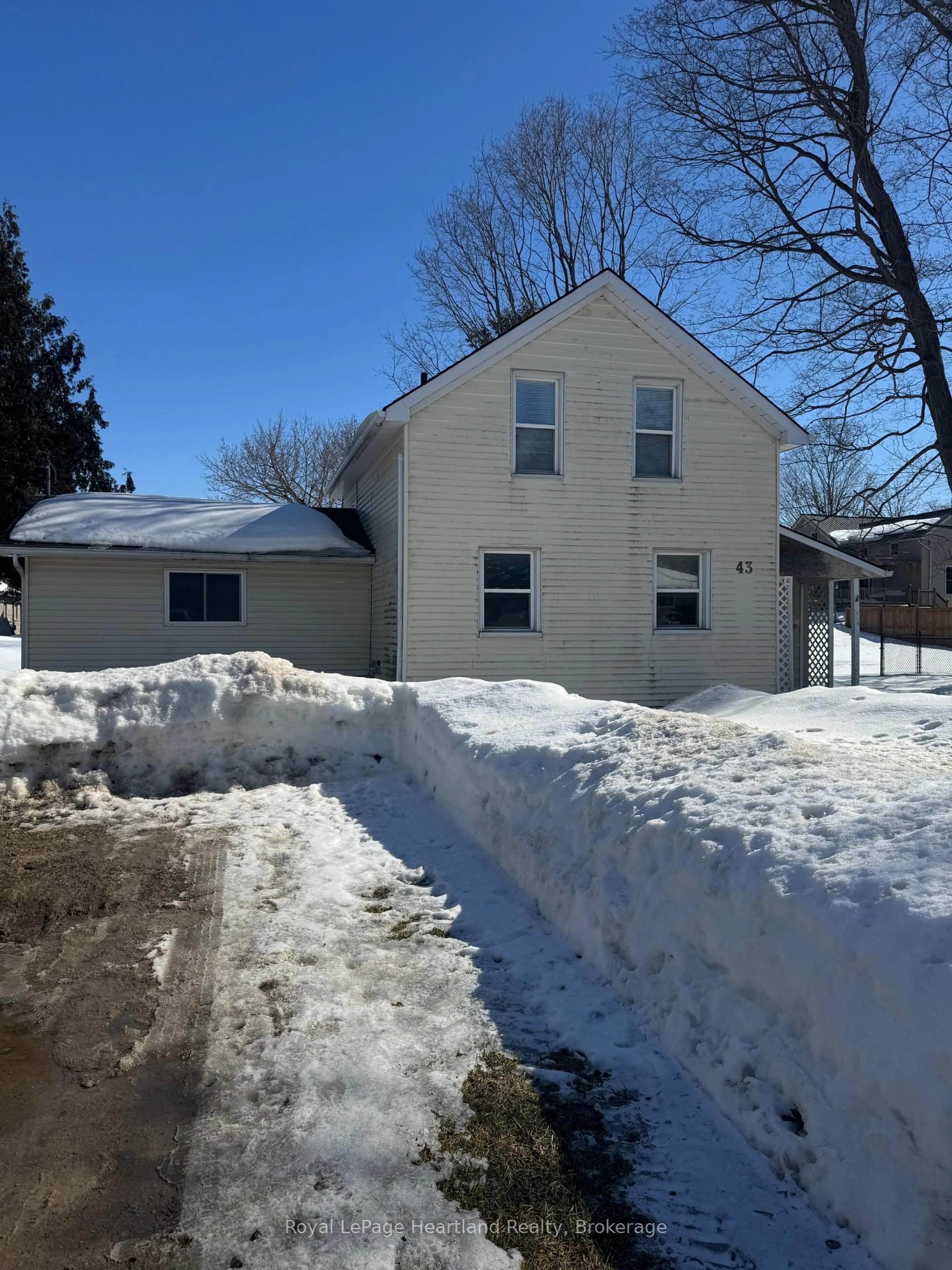 A pic from outside/outdoor area/front of a property/back of a property/a pic from drone, street for 43 CLINTON St, South Bruce Ontario N0G 2S0