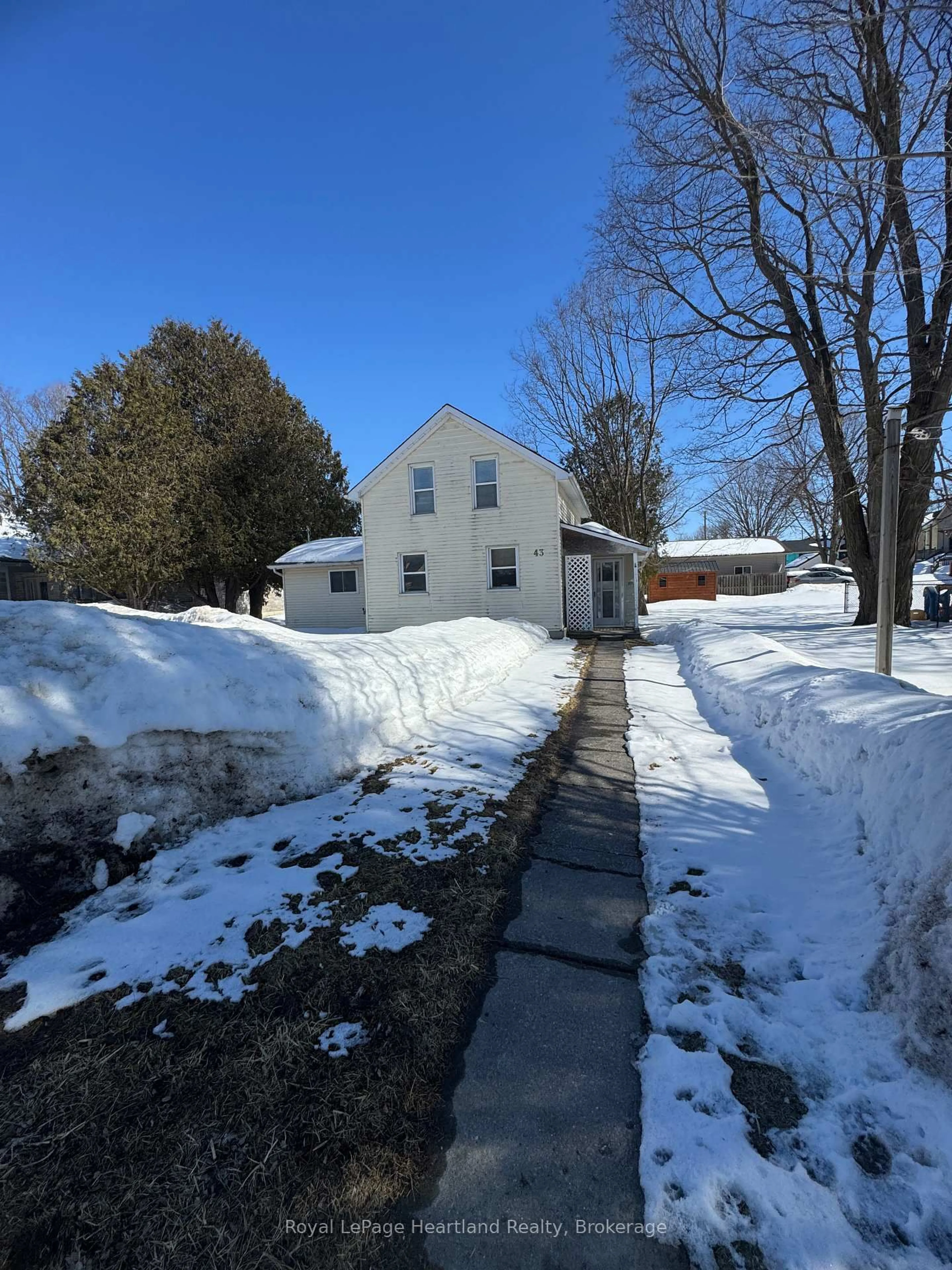 A pic from outside/outdoor area/front of a property/back of a property/a pic from drone, street for 43 CLINTON St, South Bruce Ontario N0G 2S0