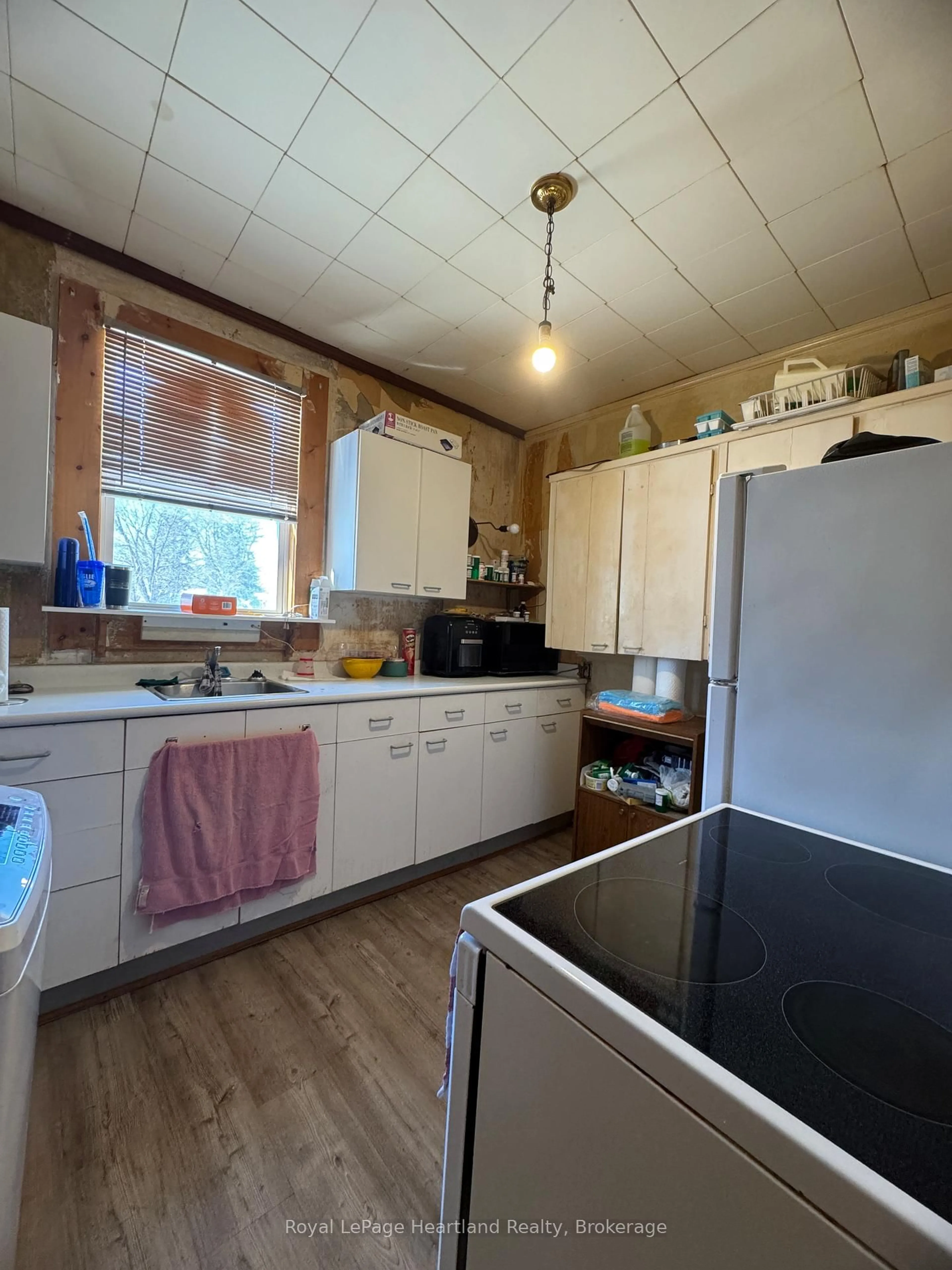 Unknown for 43 CLINTON St, South Bruce Ontario N0G 2S0