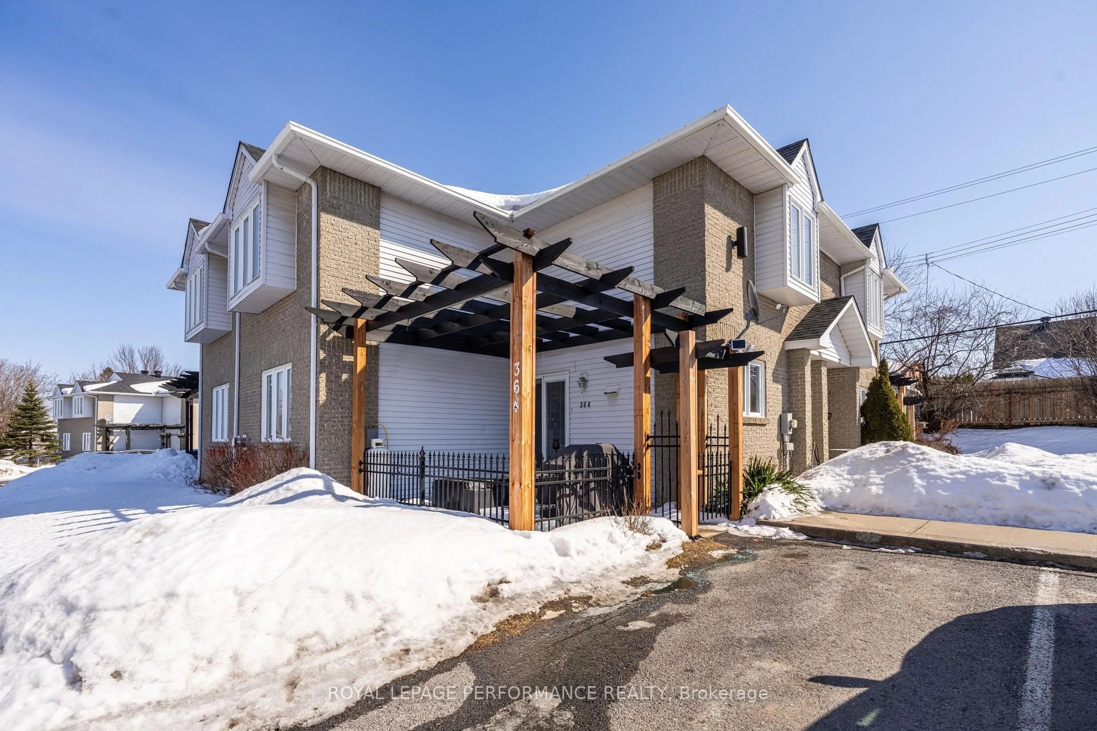 Patio, street for 364 Cecile Blvd #11, Hawkesbury Ontario K6A 3L5