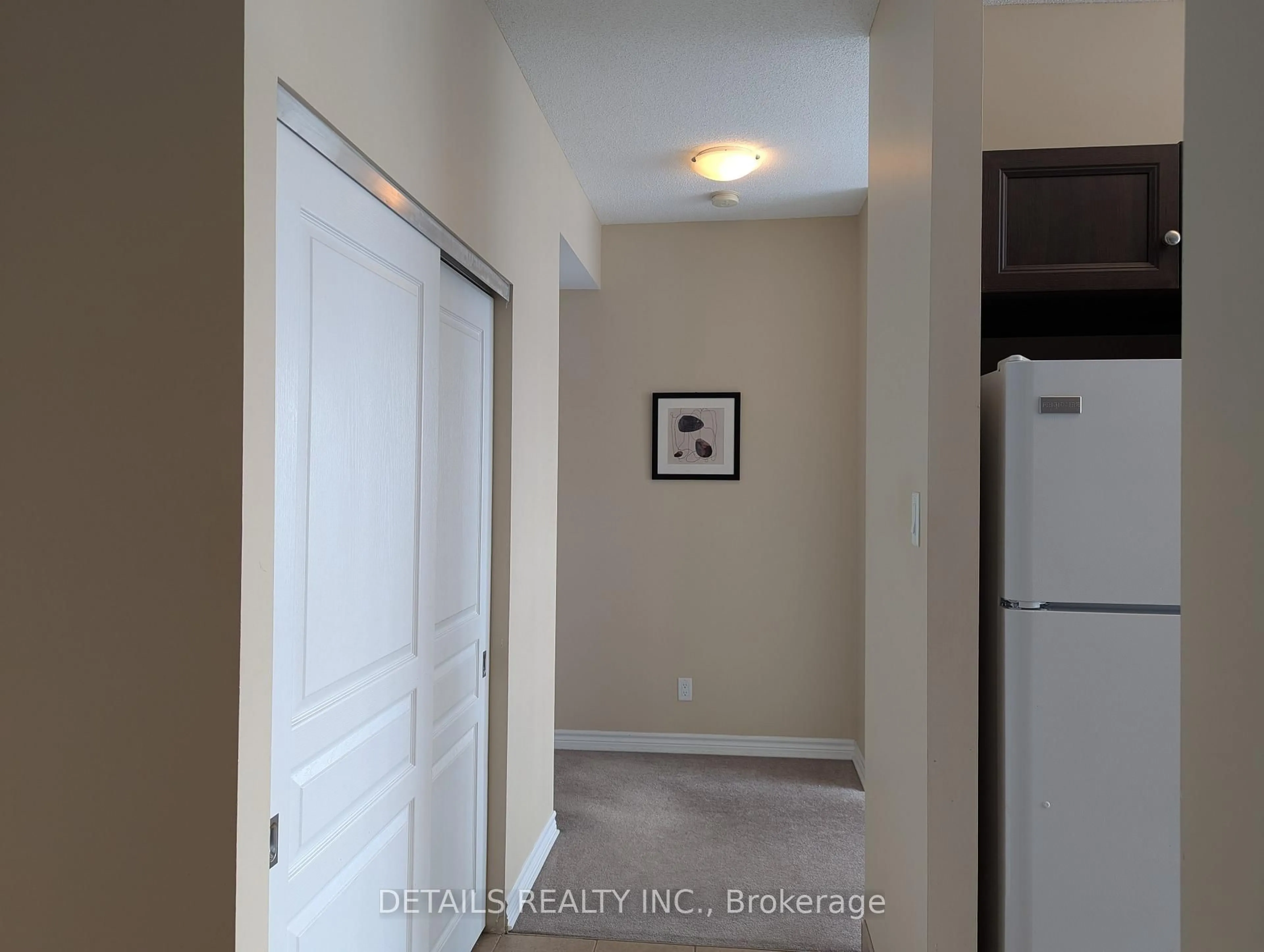 A pic of a room for 100 Roger Guindon Ave #402, Ottawa Ontario K1G 3Z7