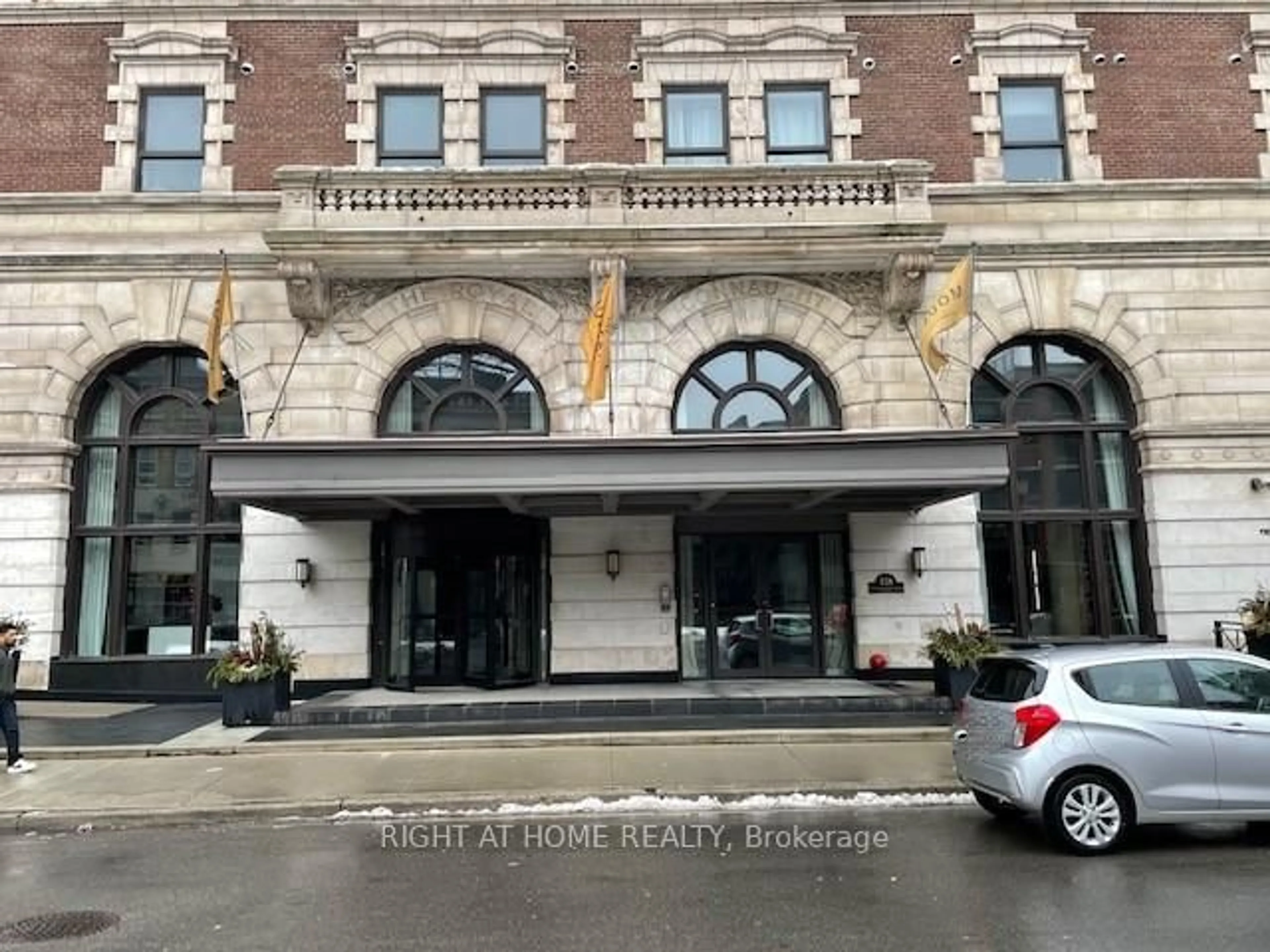 Lobby for 118 King St #1015, Hamilton Ontario L8N 0A9
