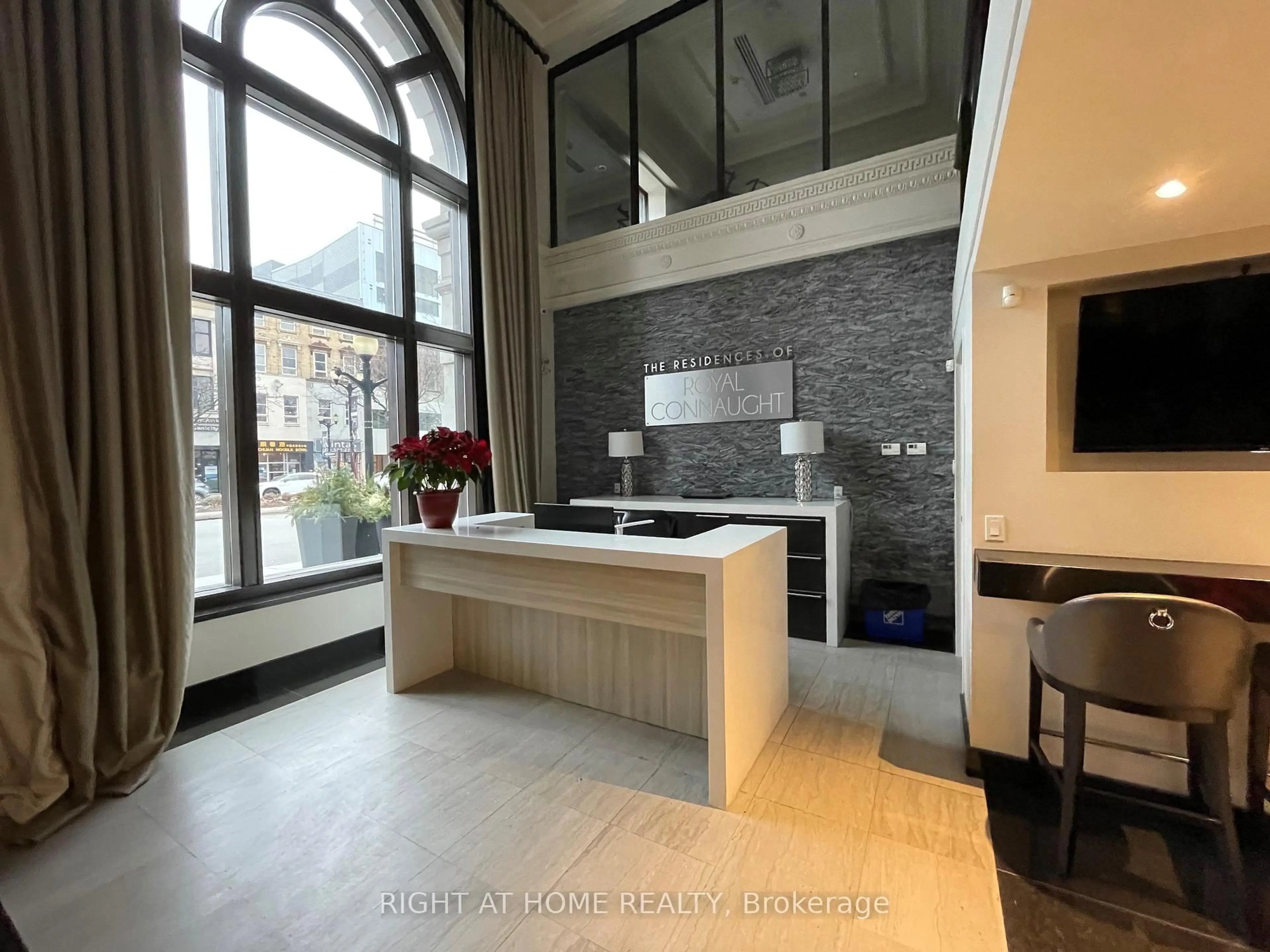 Unknown for 118 King St #1015, Hamilton Ontario L8N 0A9