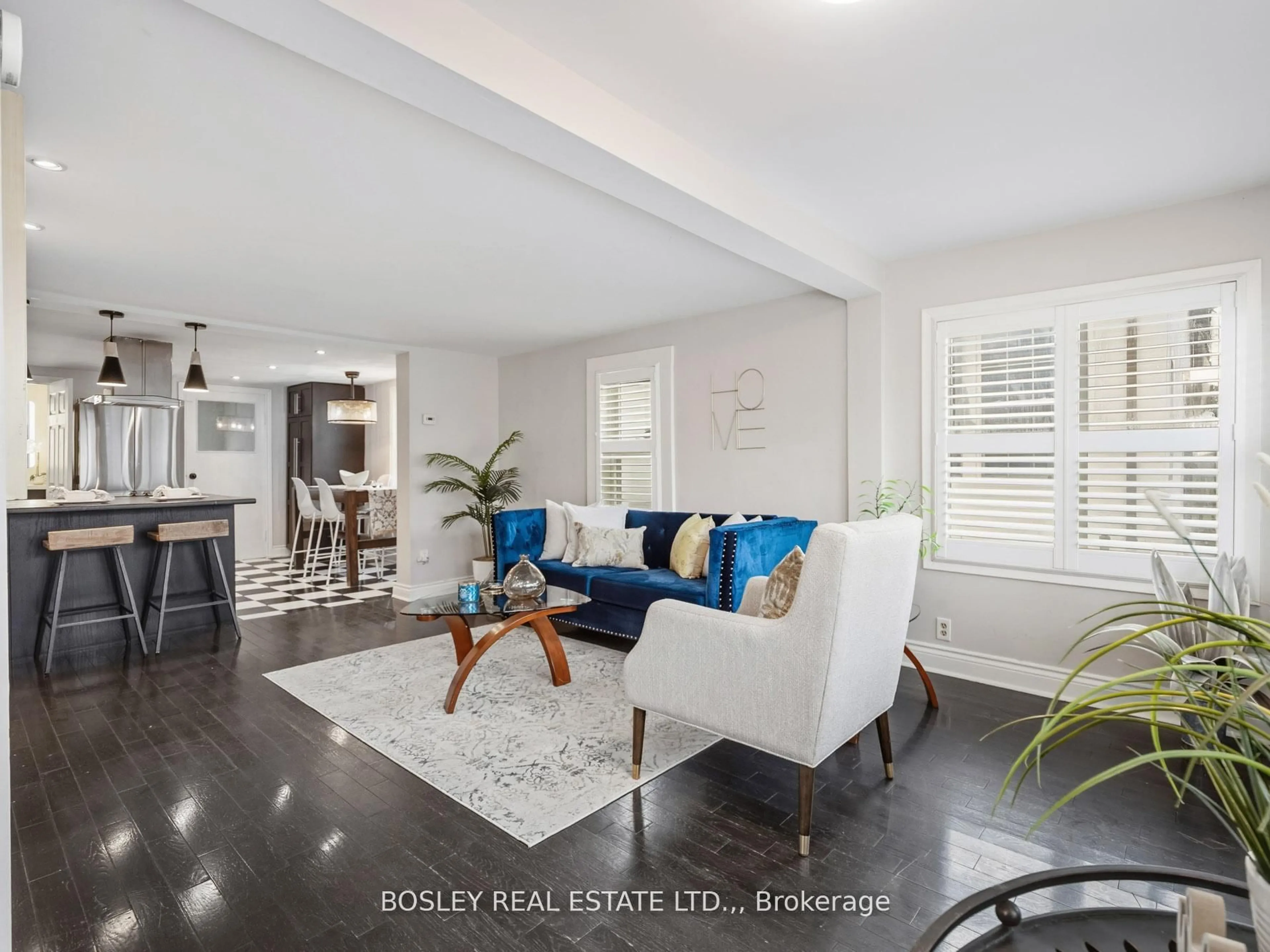 Living room with furniture, unknown for 18 Michigan Ave, St. Catharines Ontario L2N 4G8