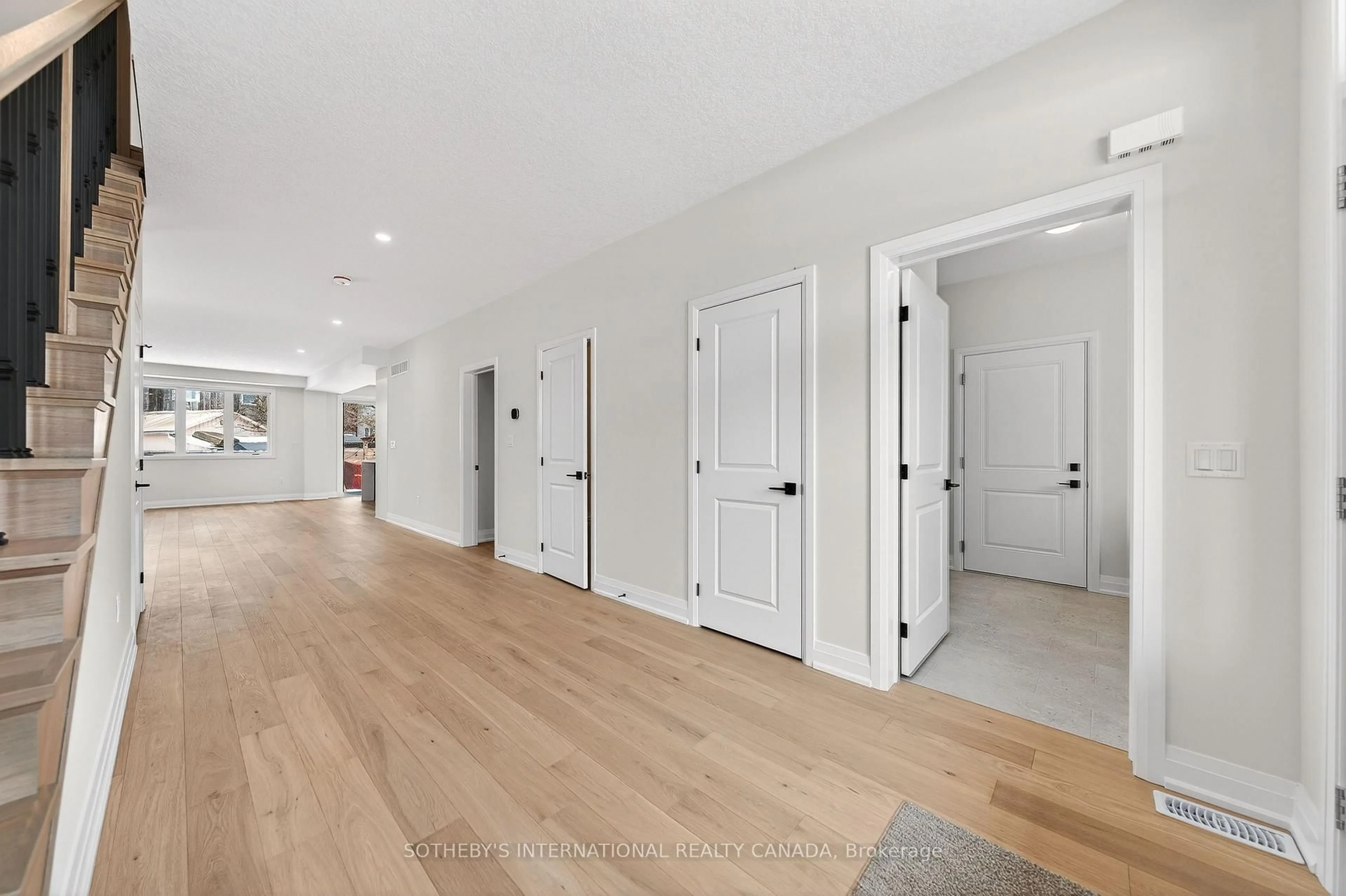 Indoor entryway for 42 Rich Ave, Cambridge Ontario N1R 2A5
