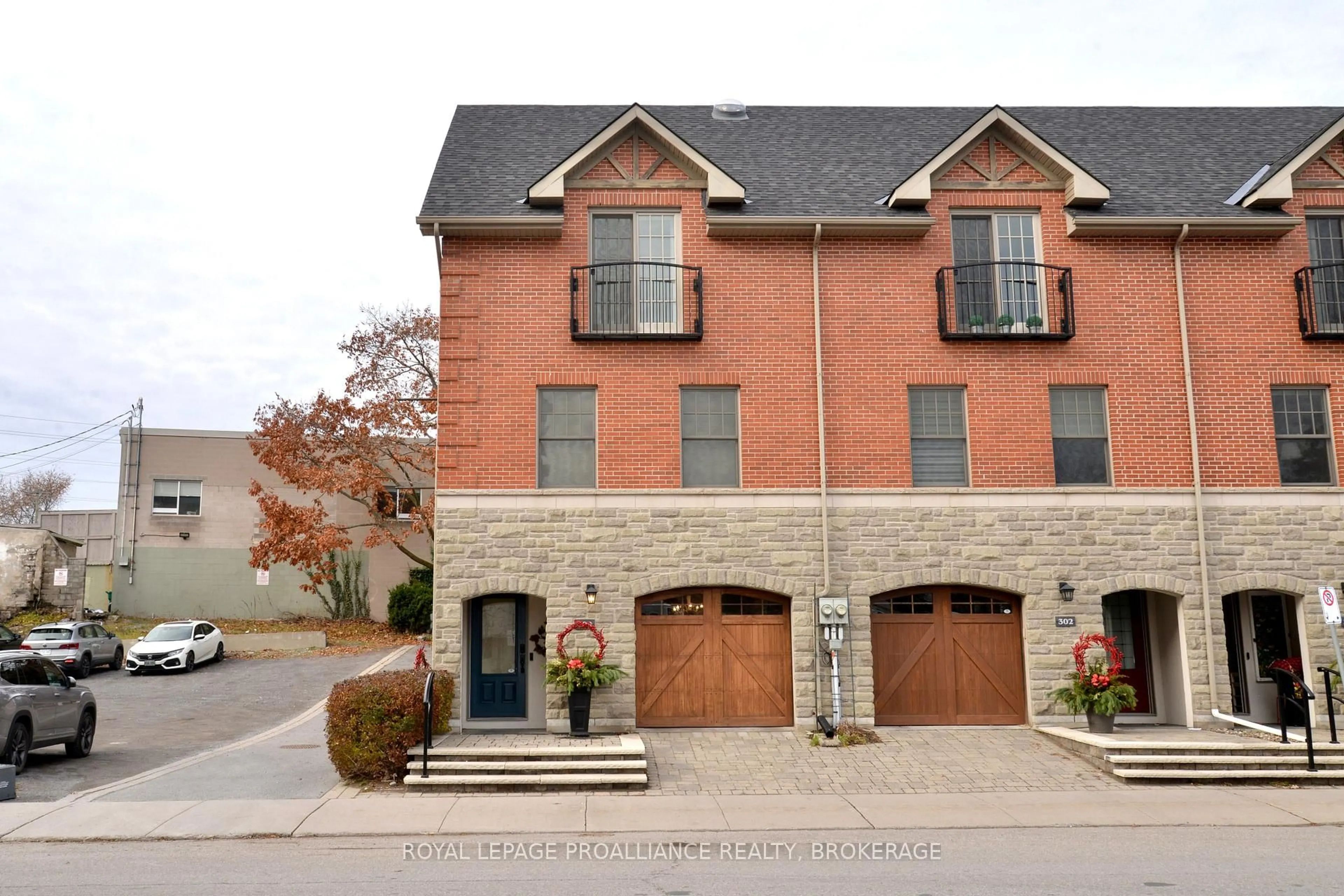 Home with brick exterior material, street for 300 Wellington St, Kingston Ontario K7K 2Z3