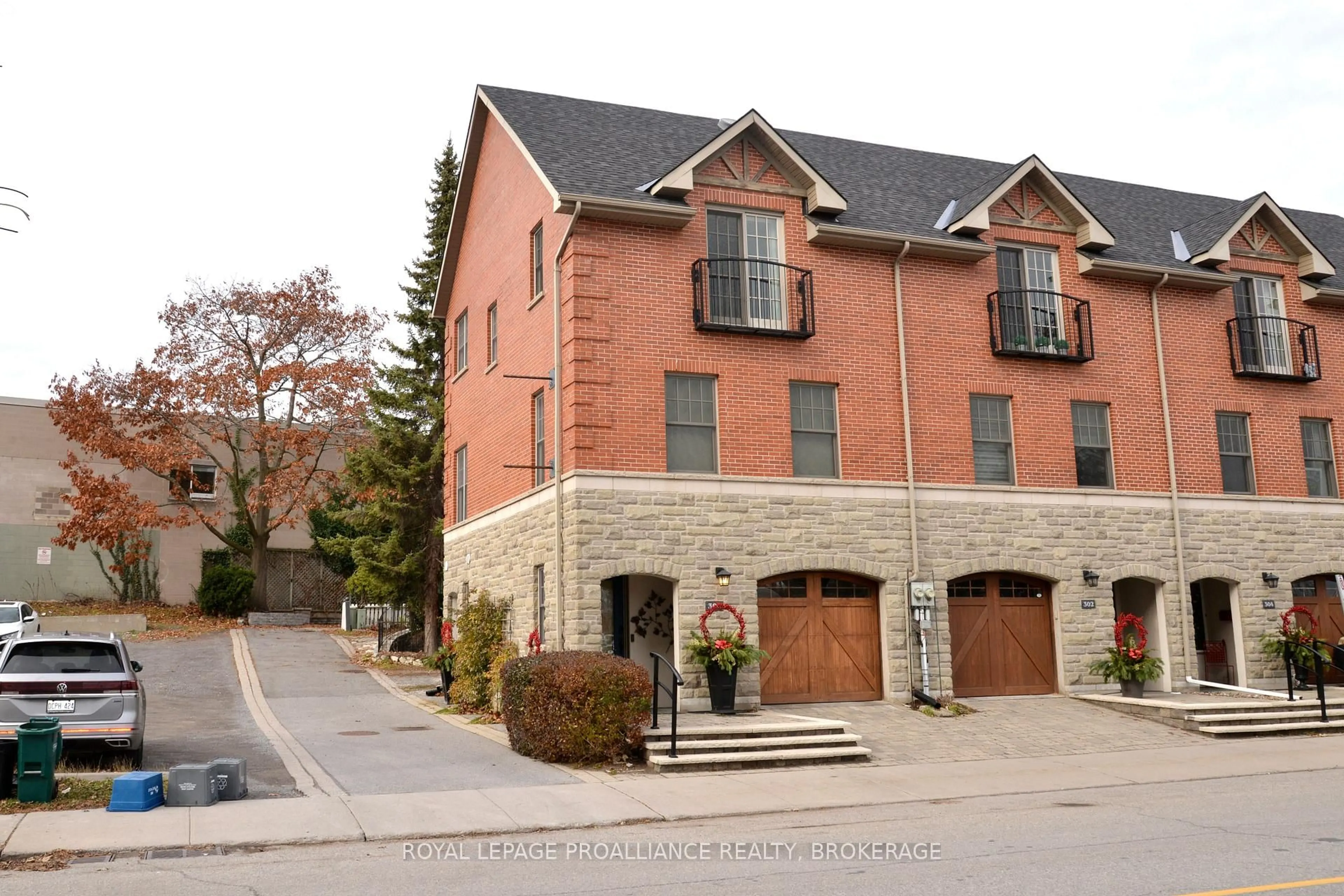 Home with brick exterior material, street for 300 Wellington St, Kingston Ontario K7K 2Z3