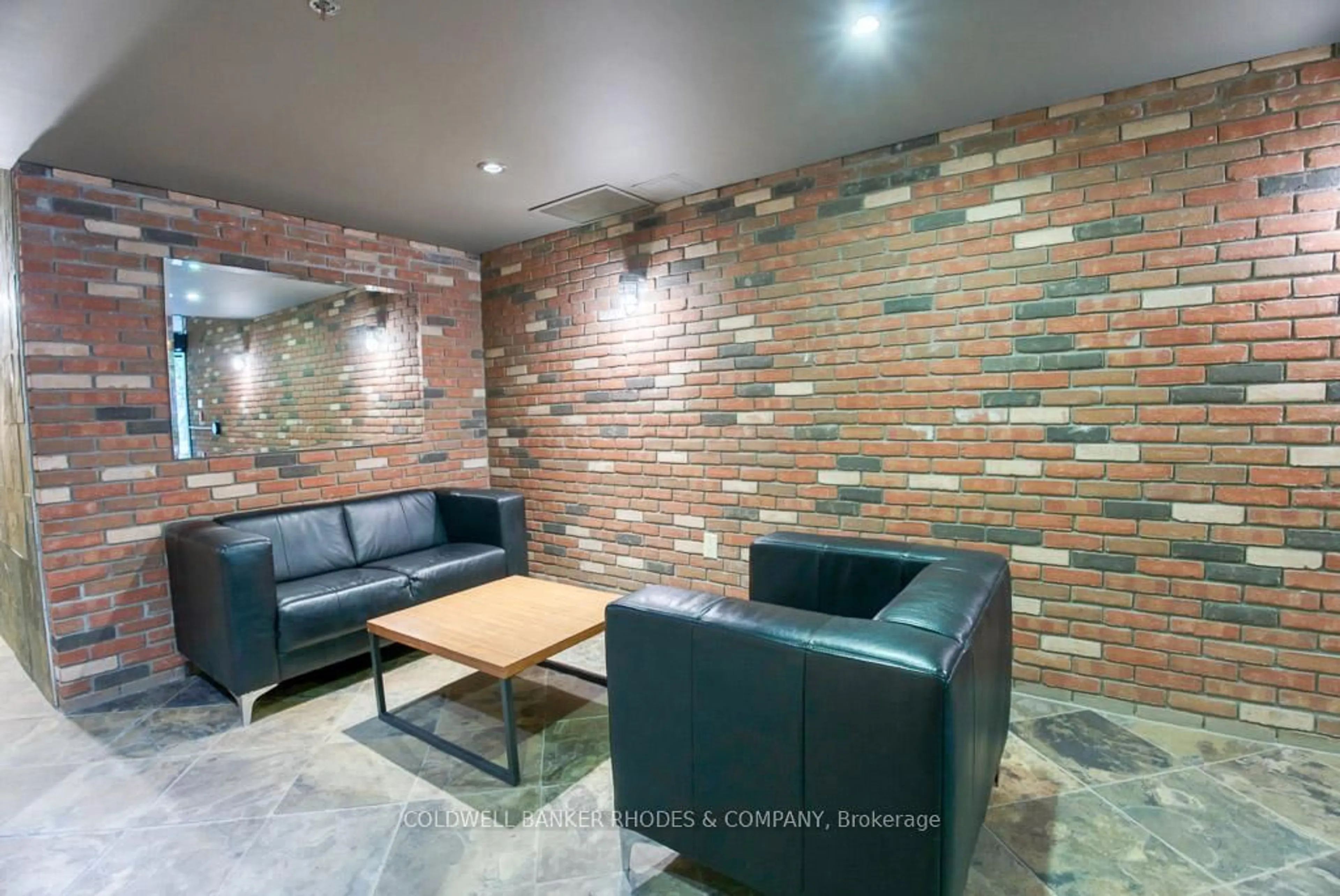 Lobby for 320 Parkdale Ave #401, Ottawa Ontario K1Y 4X9