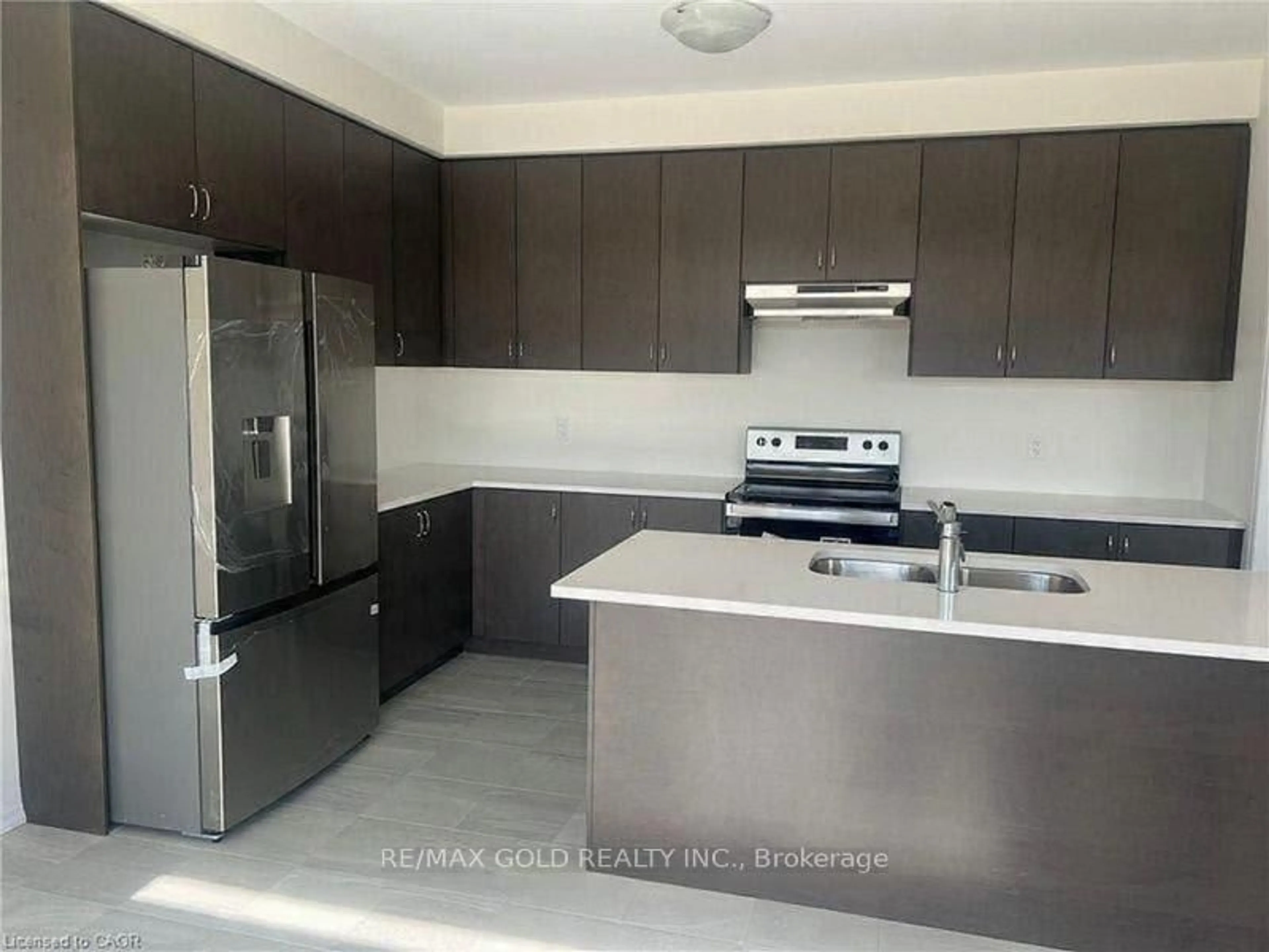 Standard kitchen, unknown for 117 Leslie Davis St, North Dumfries Ontario N0B 1E0