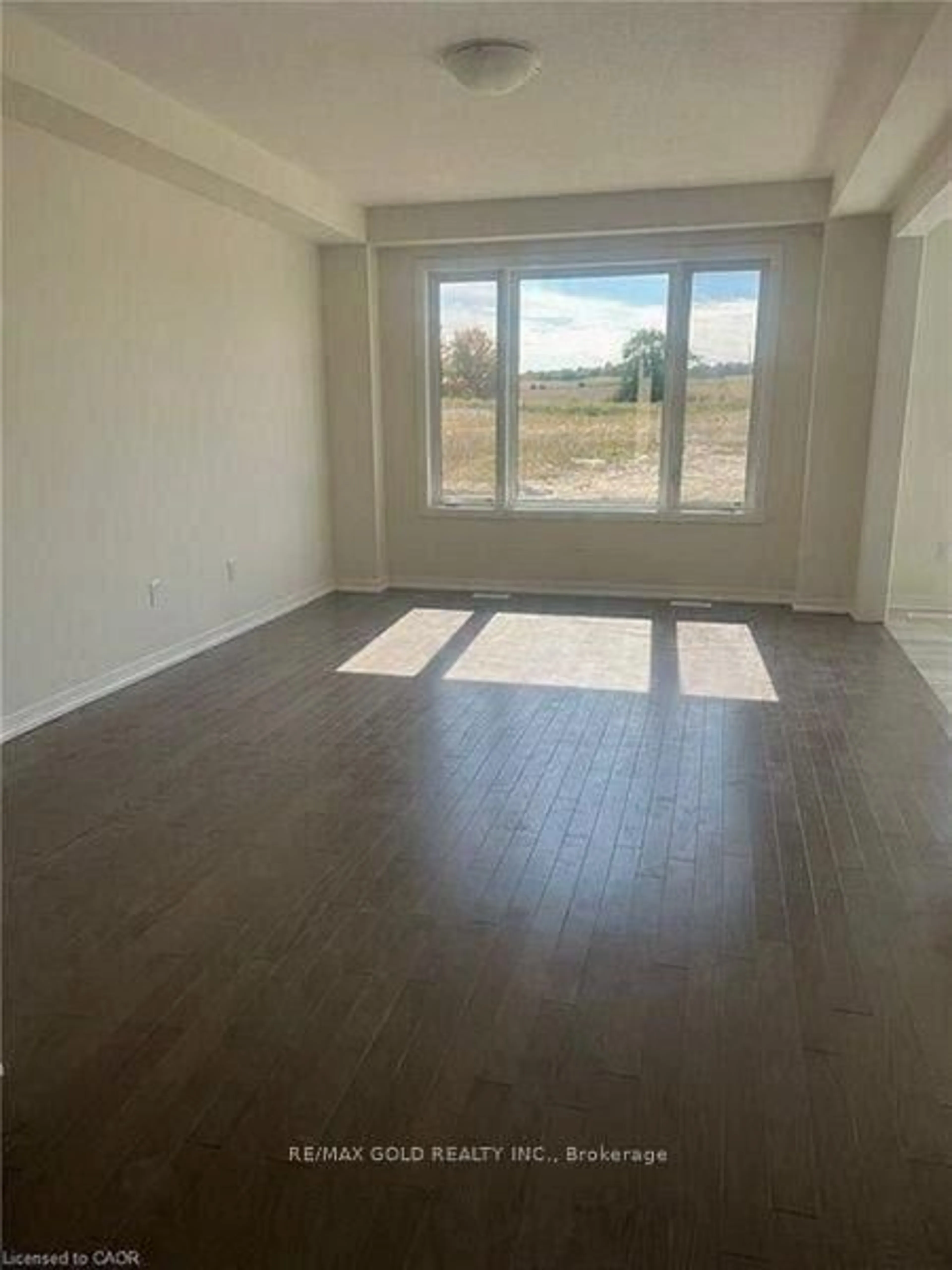 A pic of a room for 117 Leslie Davis St, North Dumfries Ontario N0B 1E0