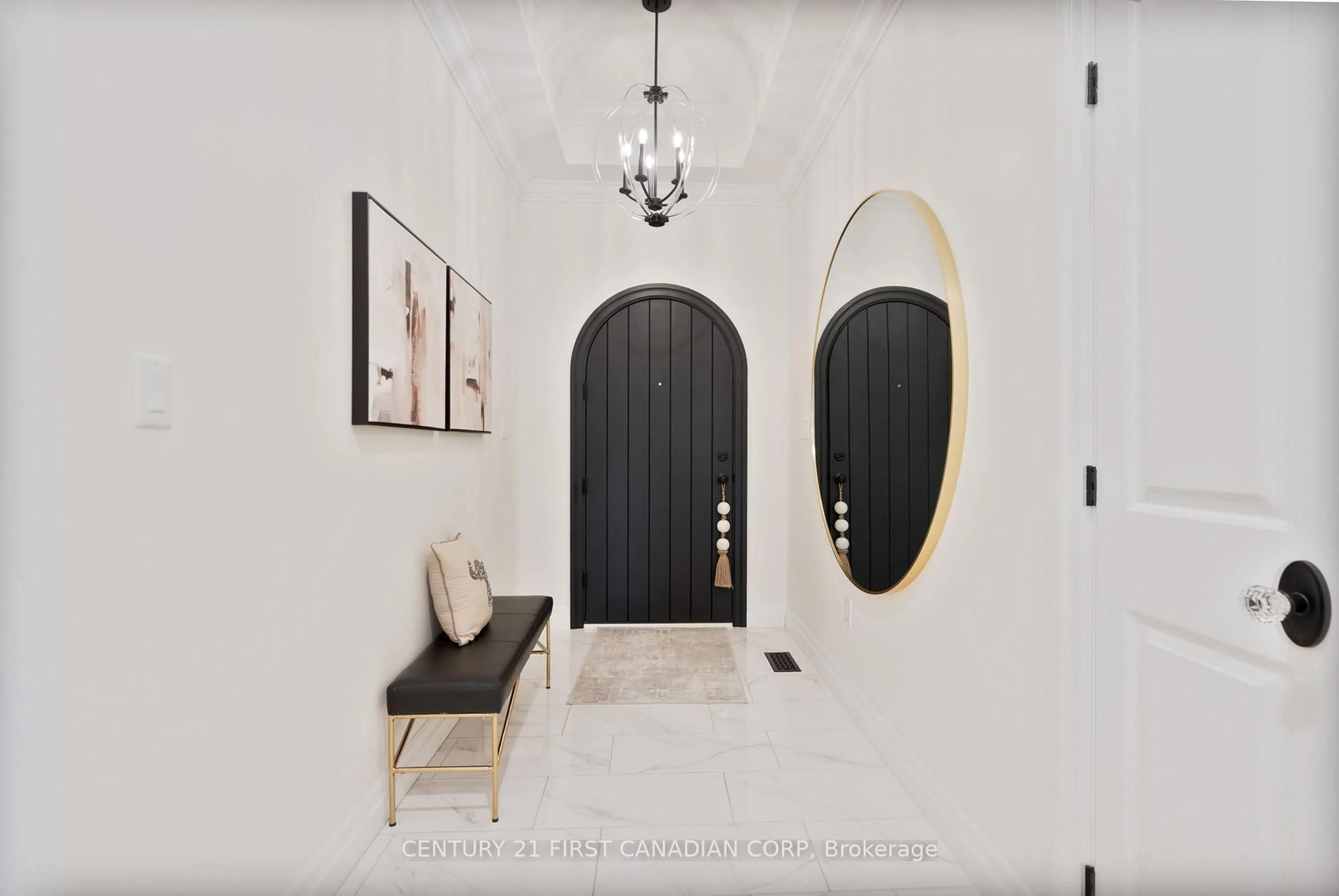 Indoor entryway for 161 Collins Way, Strathroy-Caradoc Ontario N7G 3H3