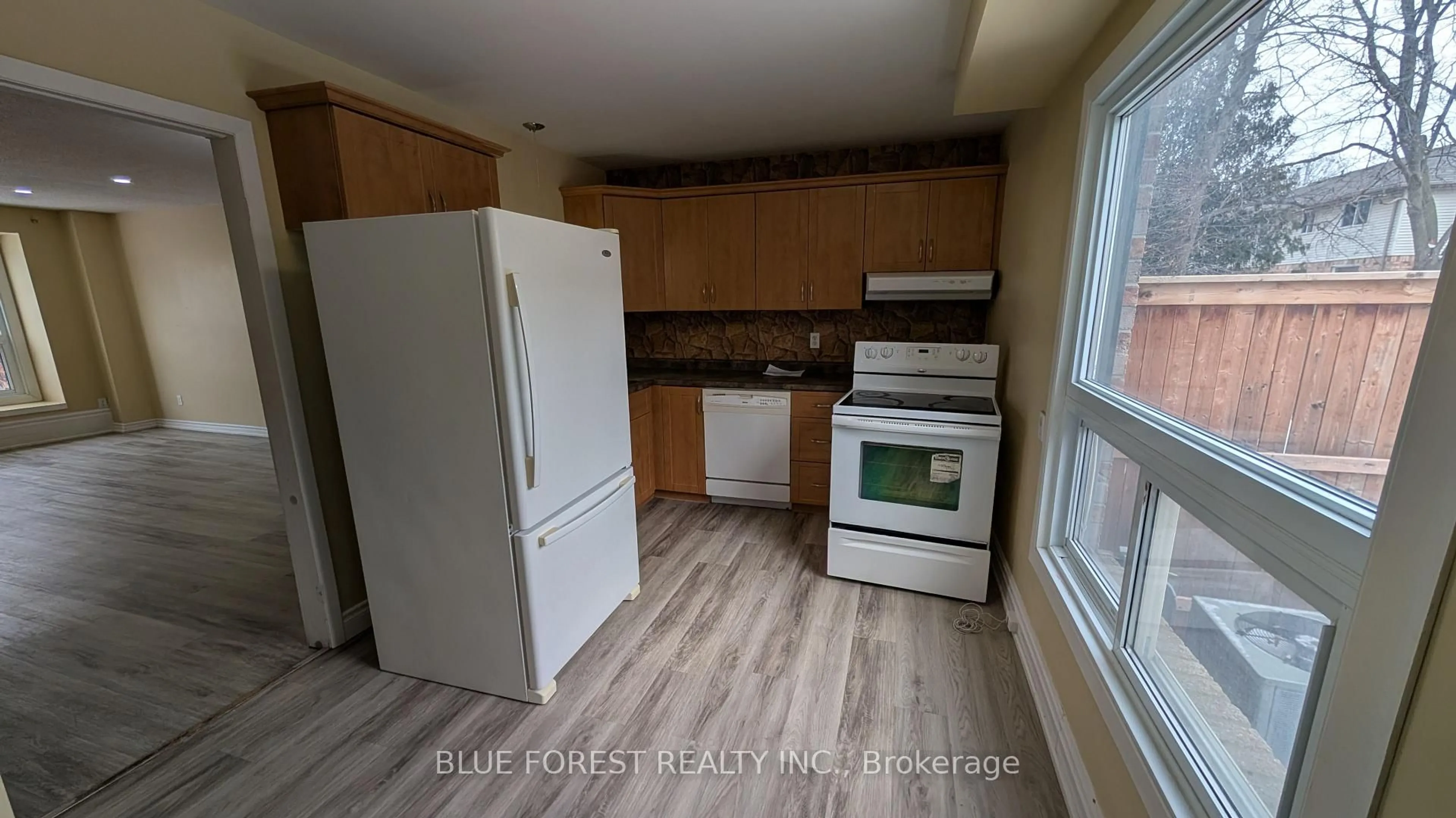 Standard kitchen, unknown for 253 Taylor St #20, London East Ontario N5Y 2J6