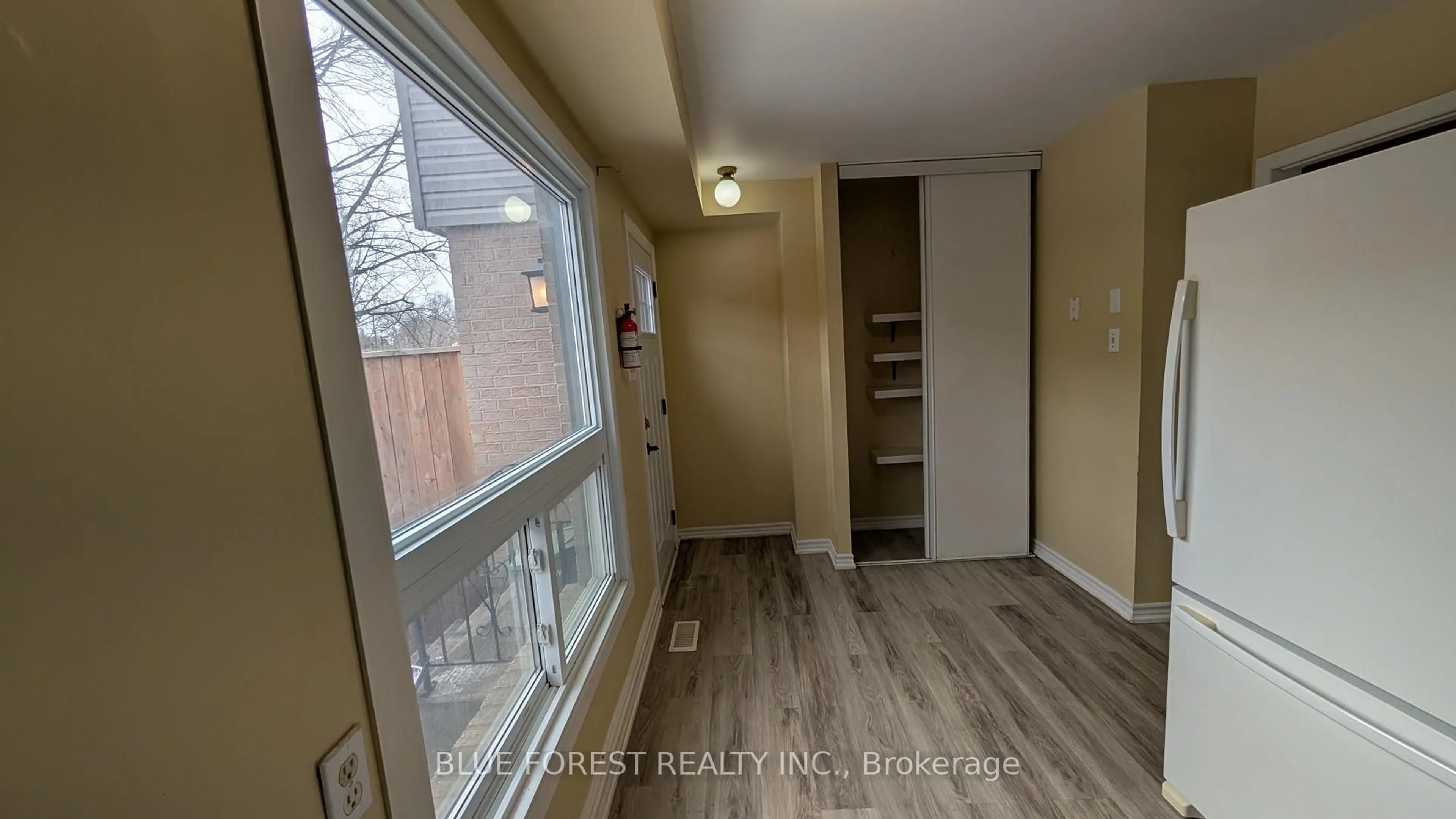 Unknown for 253 Taylor St #20, London East Ontario N5Y 2J6