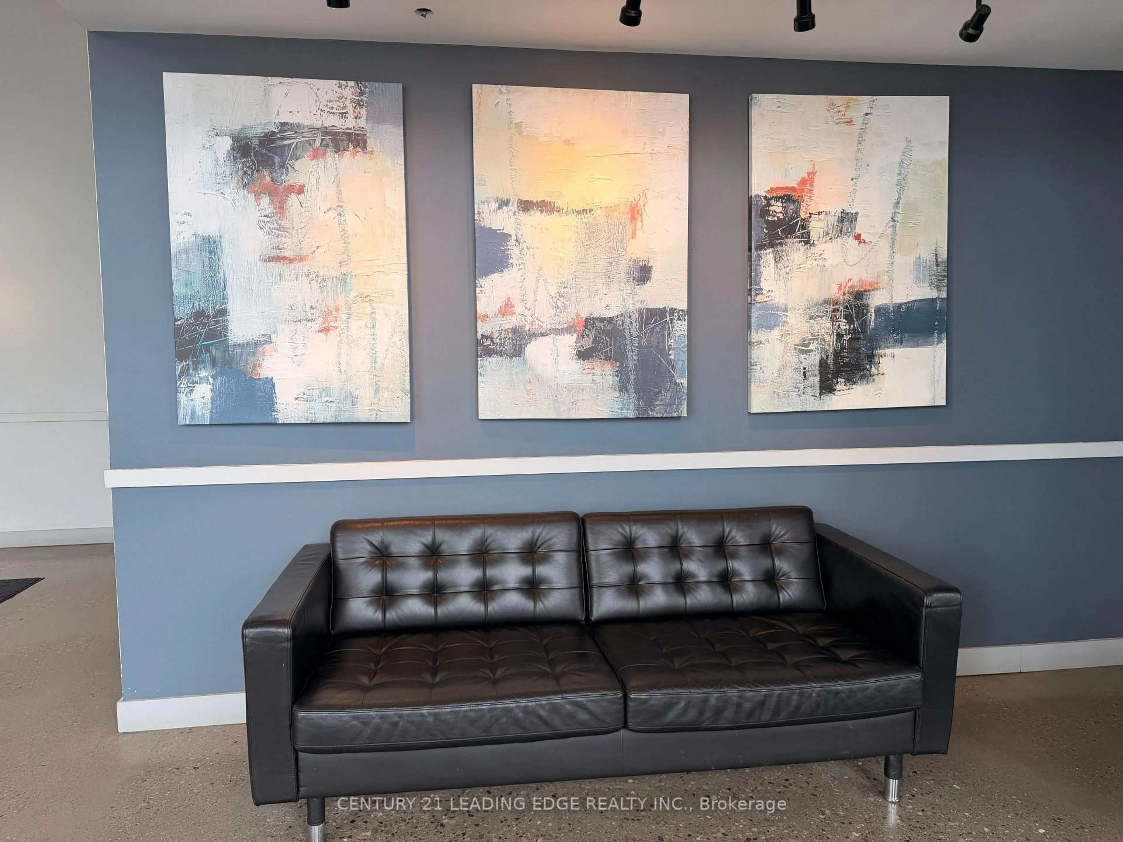 Living room with furniture, unknown for 1 VICTORIA St #1308, Kitchener Ontario N2G 0B5