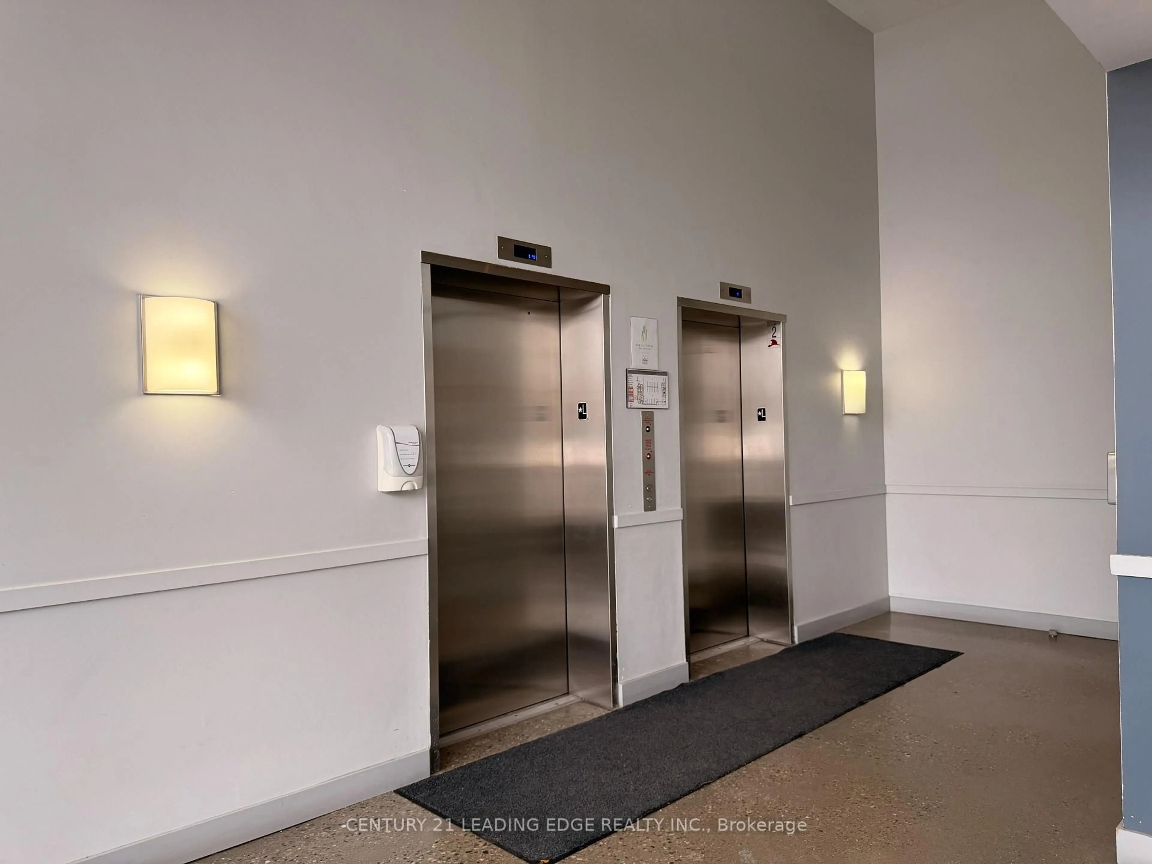 Indoor foyer for 1 VICTORIA St #1308, Kitchener Ontario N2G 0B5