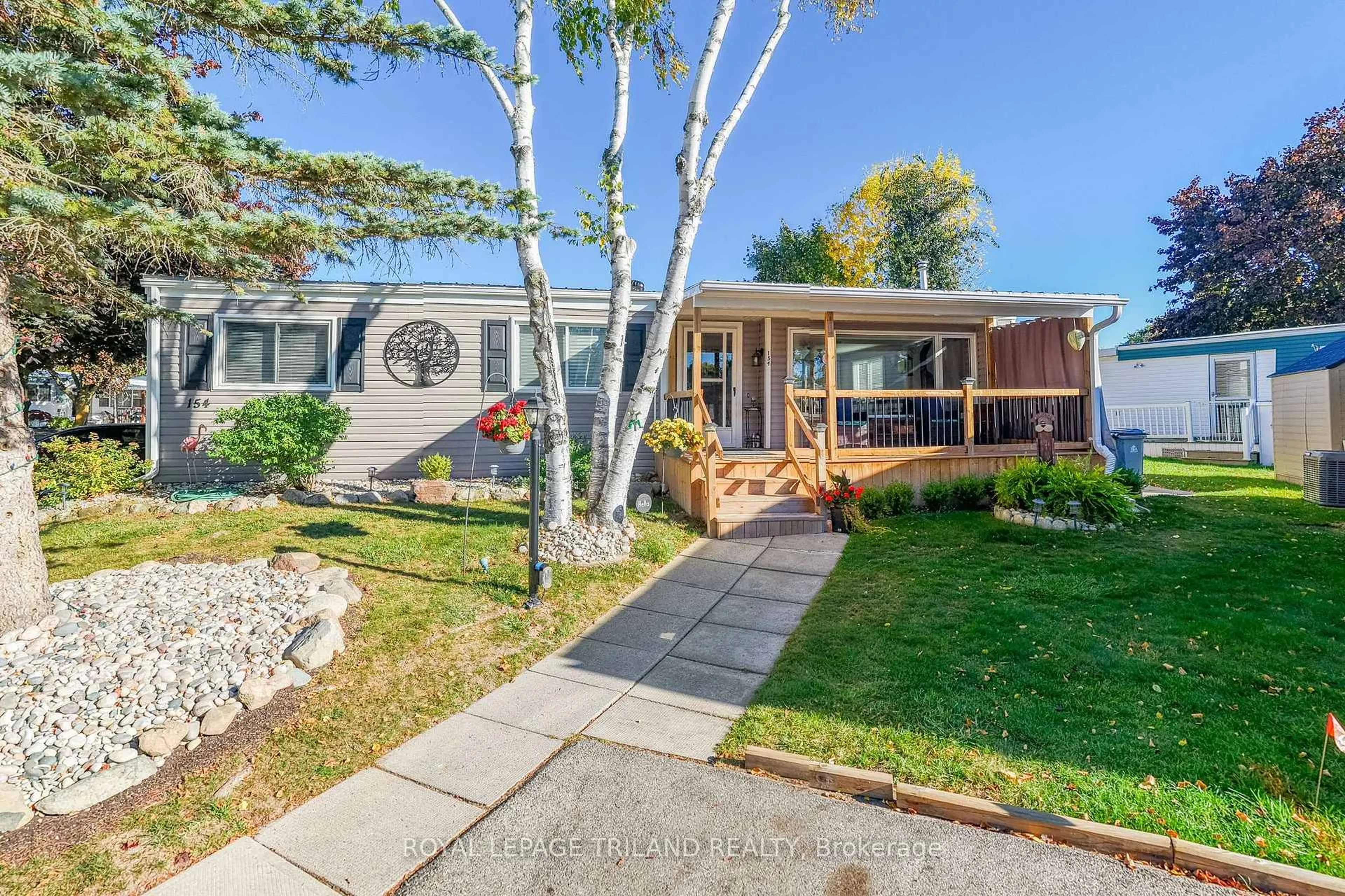 Home with vinyl exterior material, street for 154 Pebble Beach Pkwy, South Huron Ontario N0M 1T0